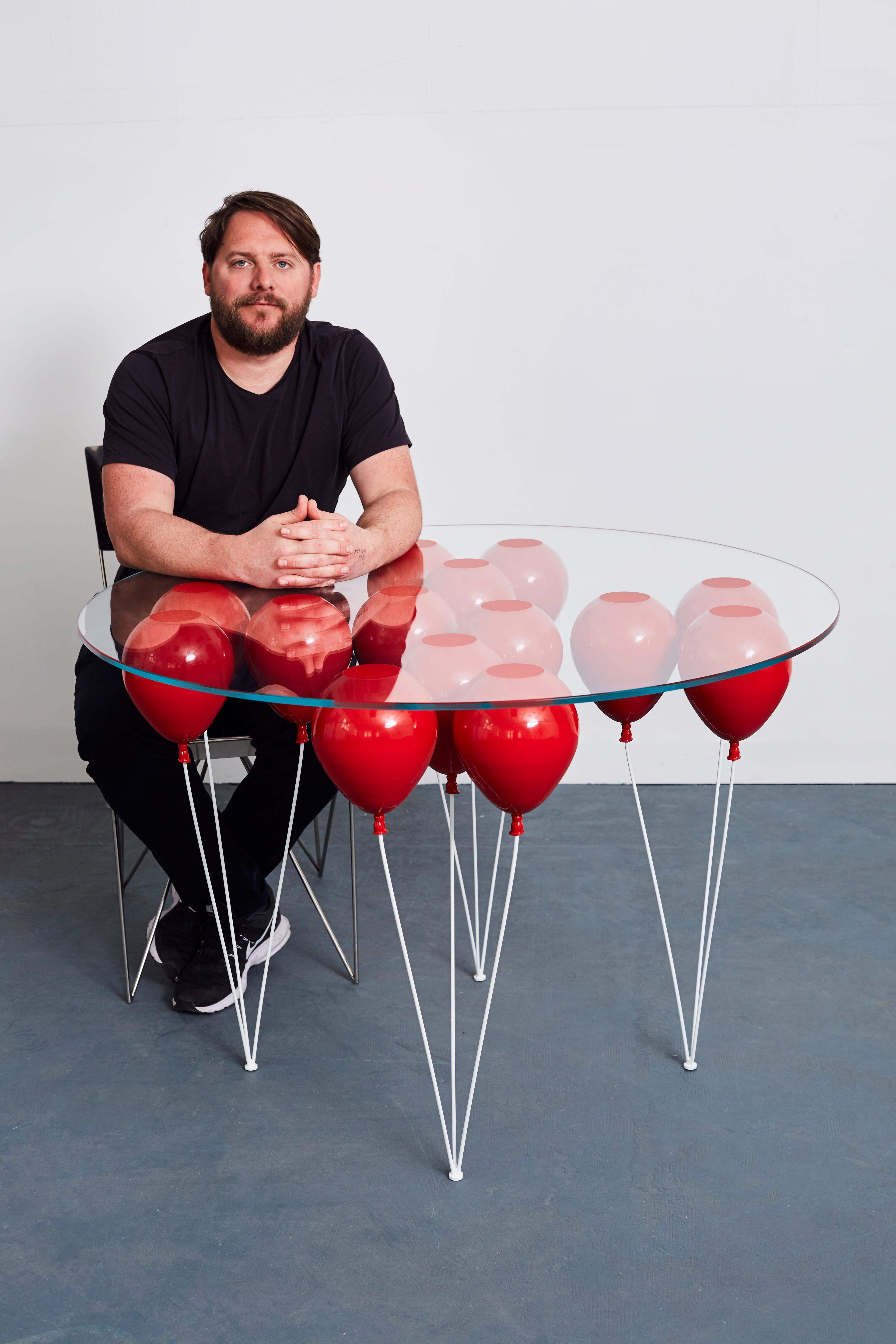 Modern 21st Century Round Balloon Dining Table in Red Resin In New Condition For Sale In London, GB