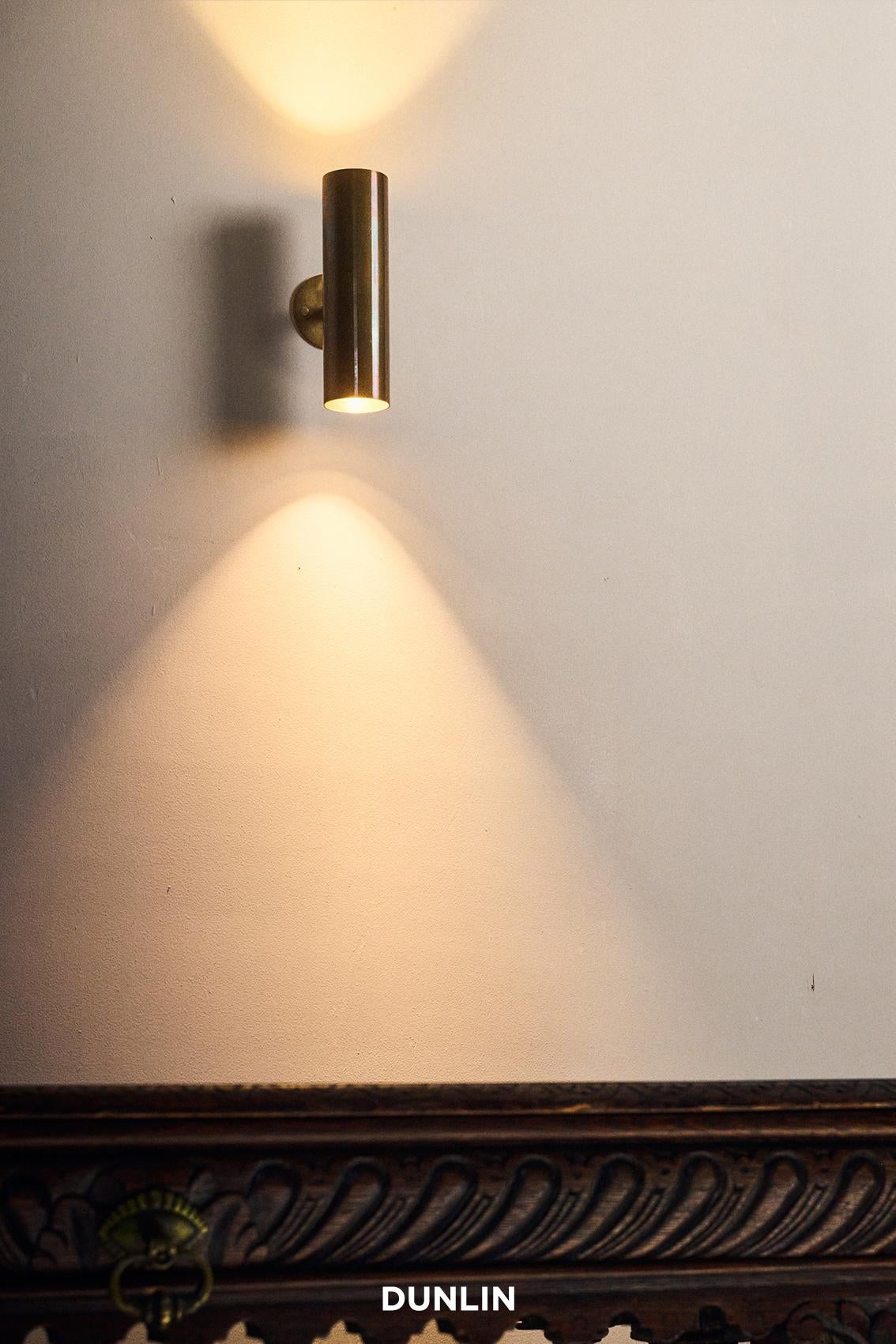Up & Up Light, Ottone grezzo appannato di, DUNLIN in vendita 1