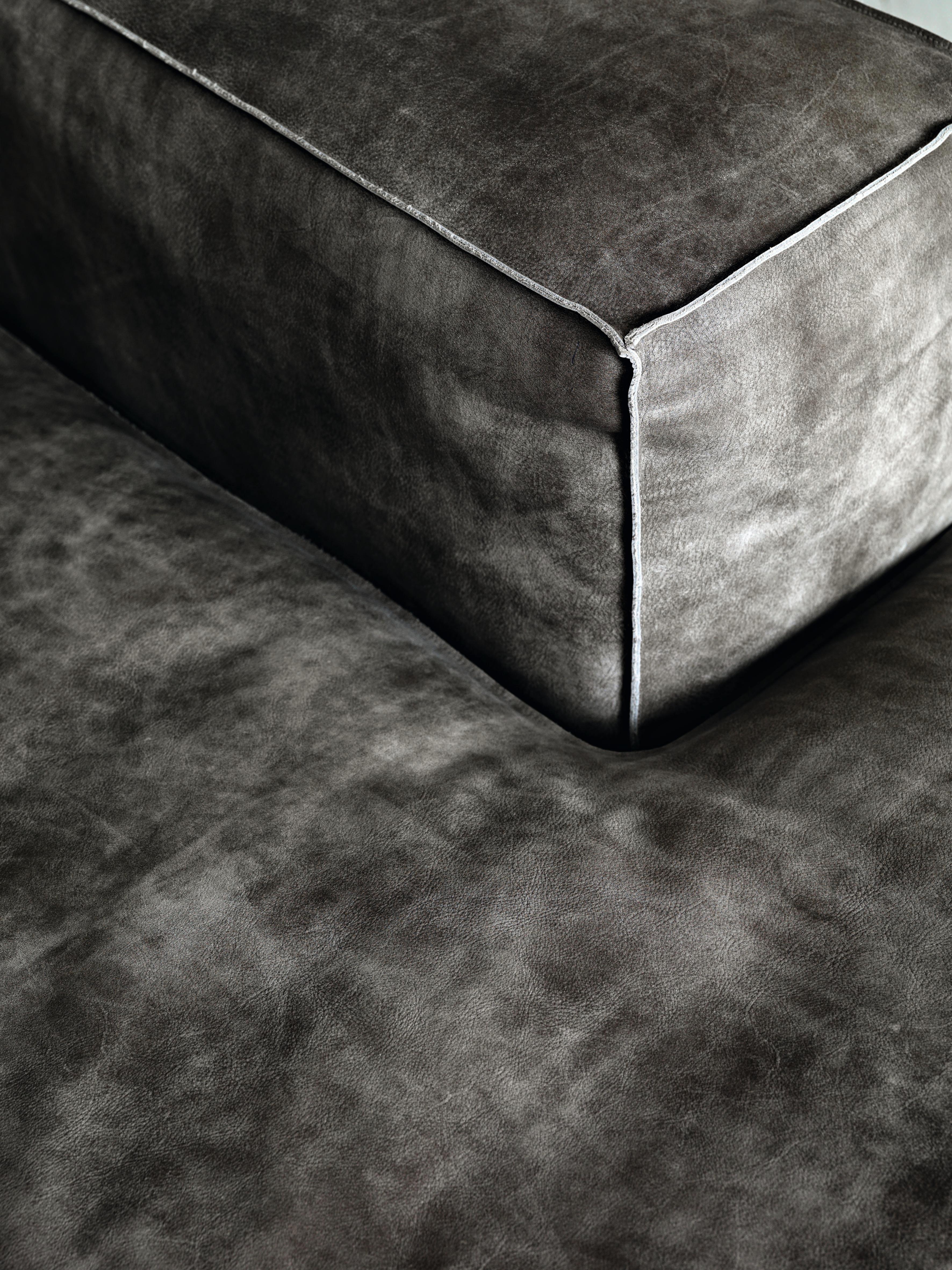 Up Kleines 3-Sitz-Sofa mit schwarzer geflochtener Polsterung von Giuseppe Vigan (Italienisch) im Angebot