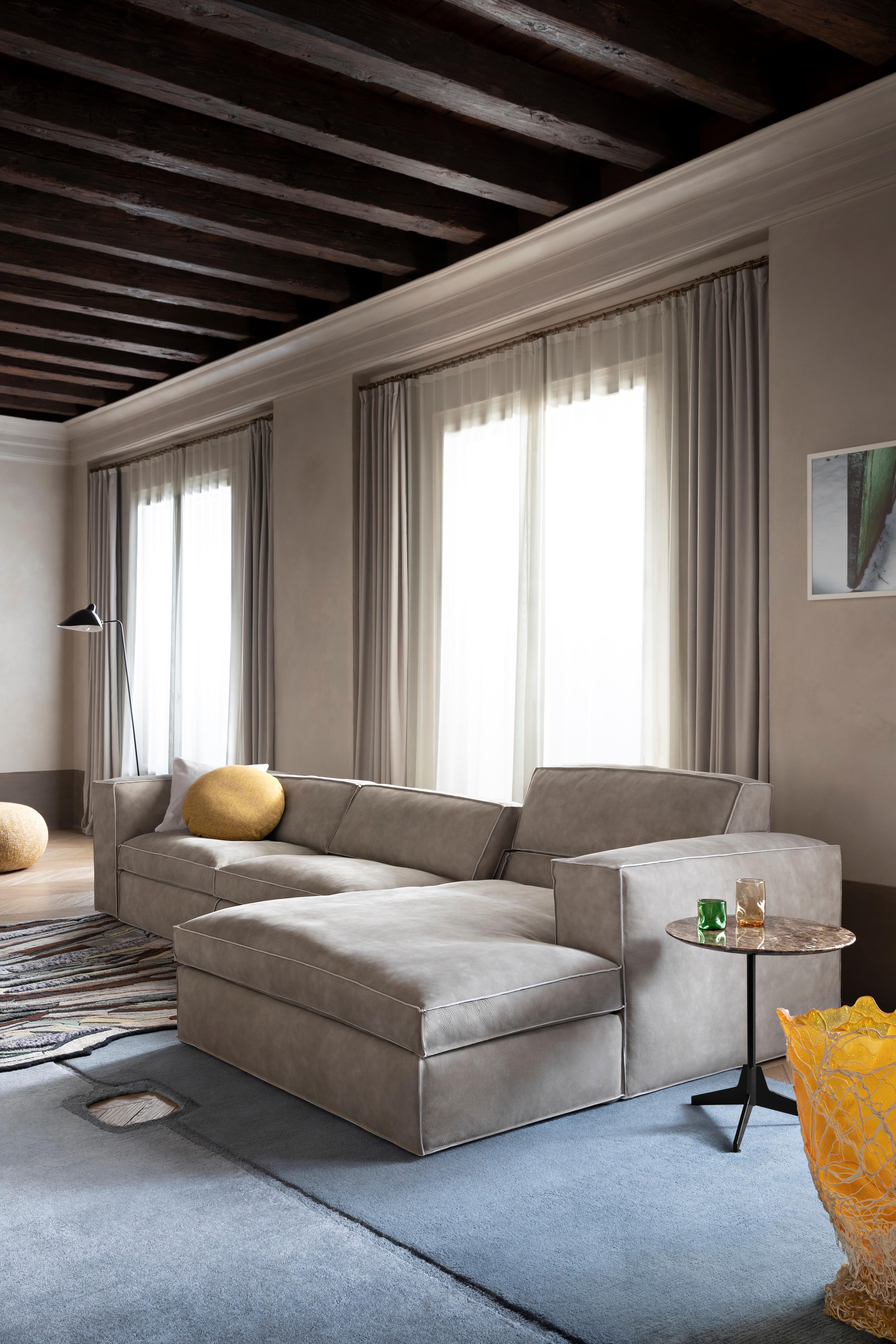 Contemporary Up Small Modular Sofa in AT192 Beige Upholstery by Giuseppe Viganò For Sale