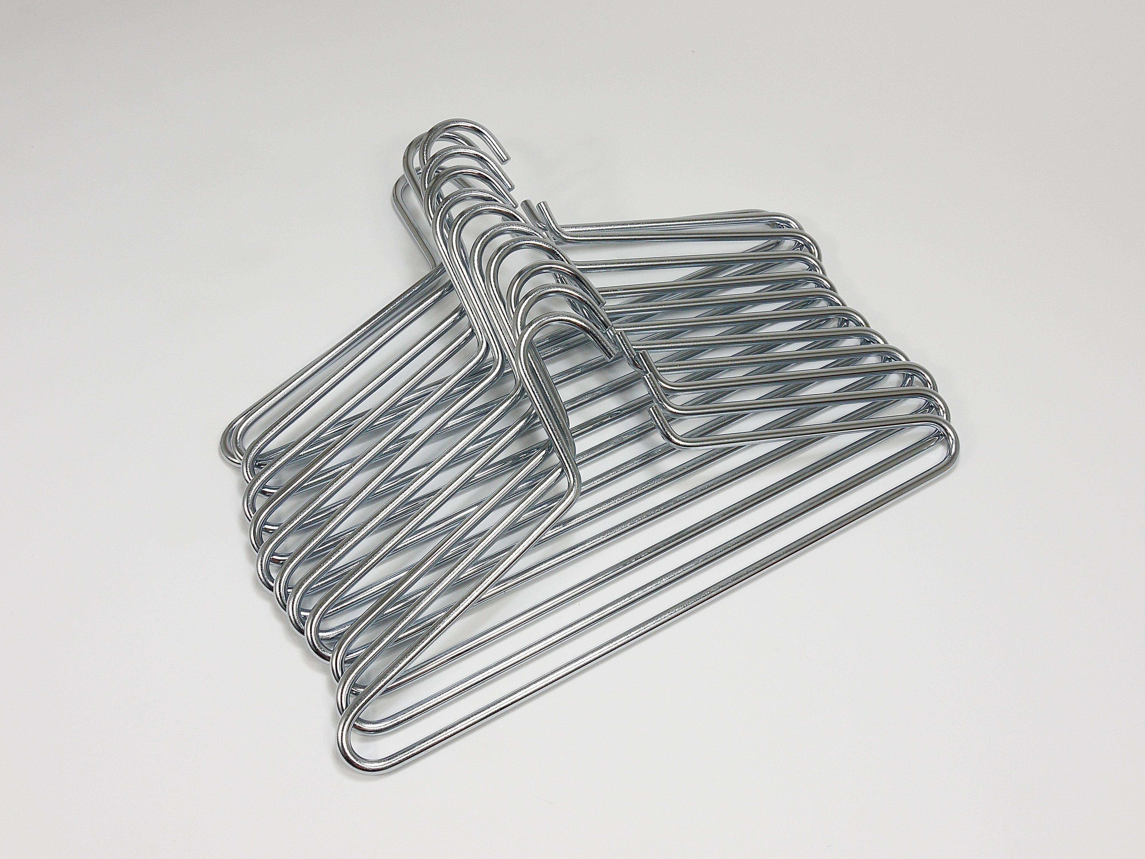 Up to 12 Austrian Modernist Solid Chrome-Plated Coat Hangers from the 1970s In Good Condition For Sale In Vienna, AT