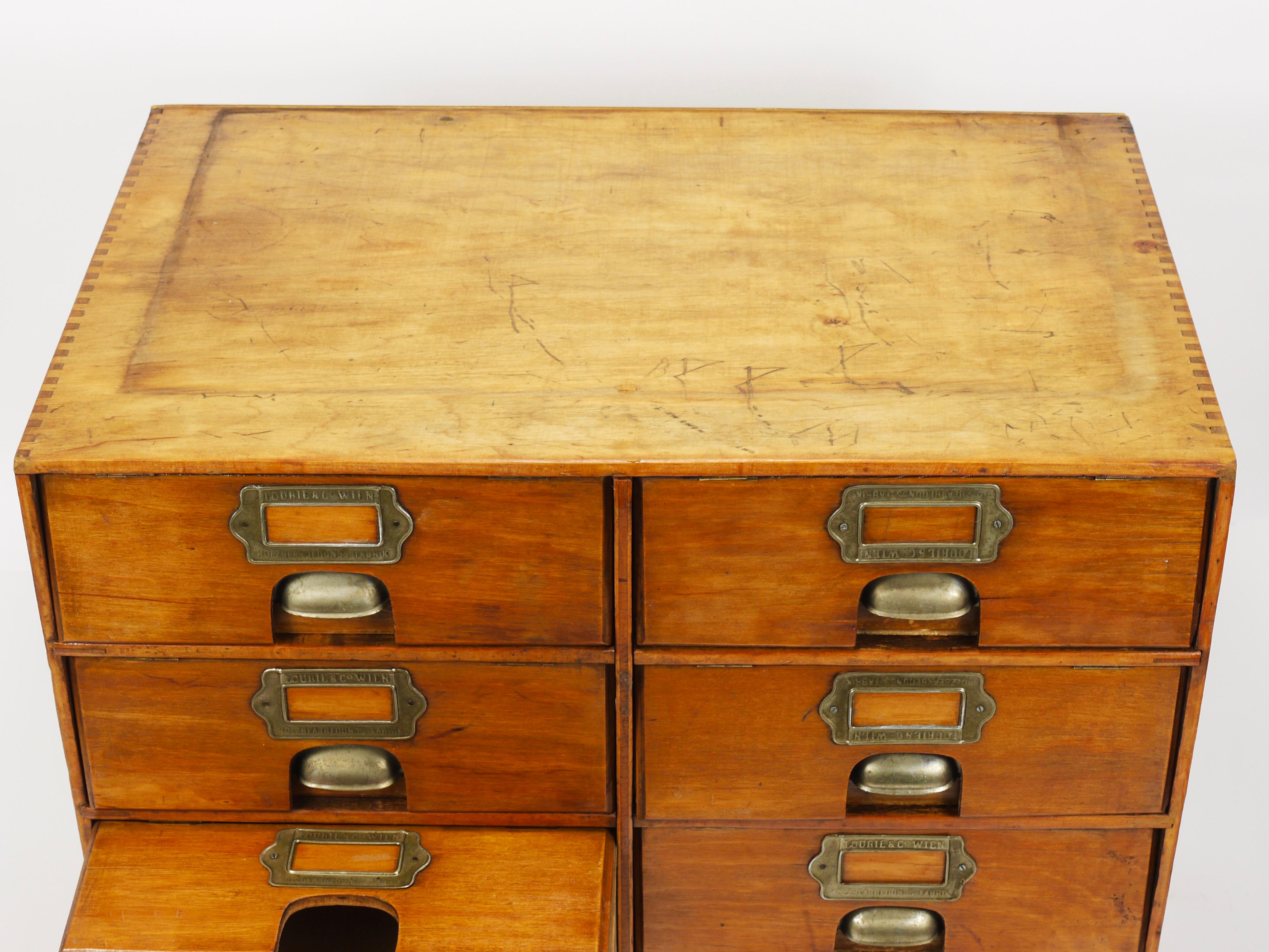 Up&Up Cassettiera in legno antico, schedario, Lourié & Co Vienna 1910 in vendita 12