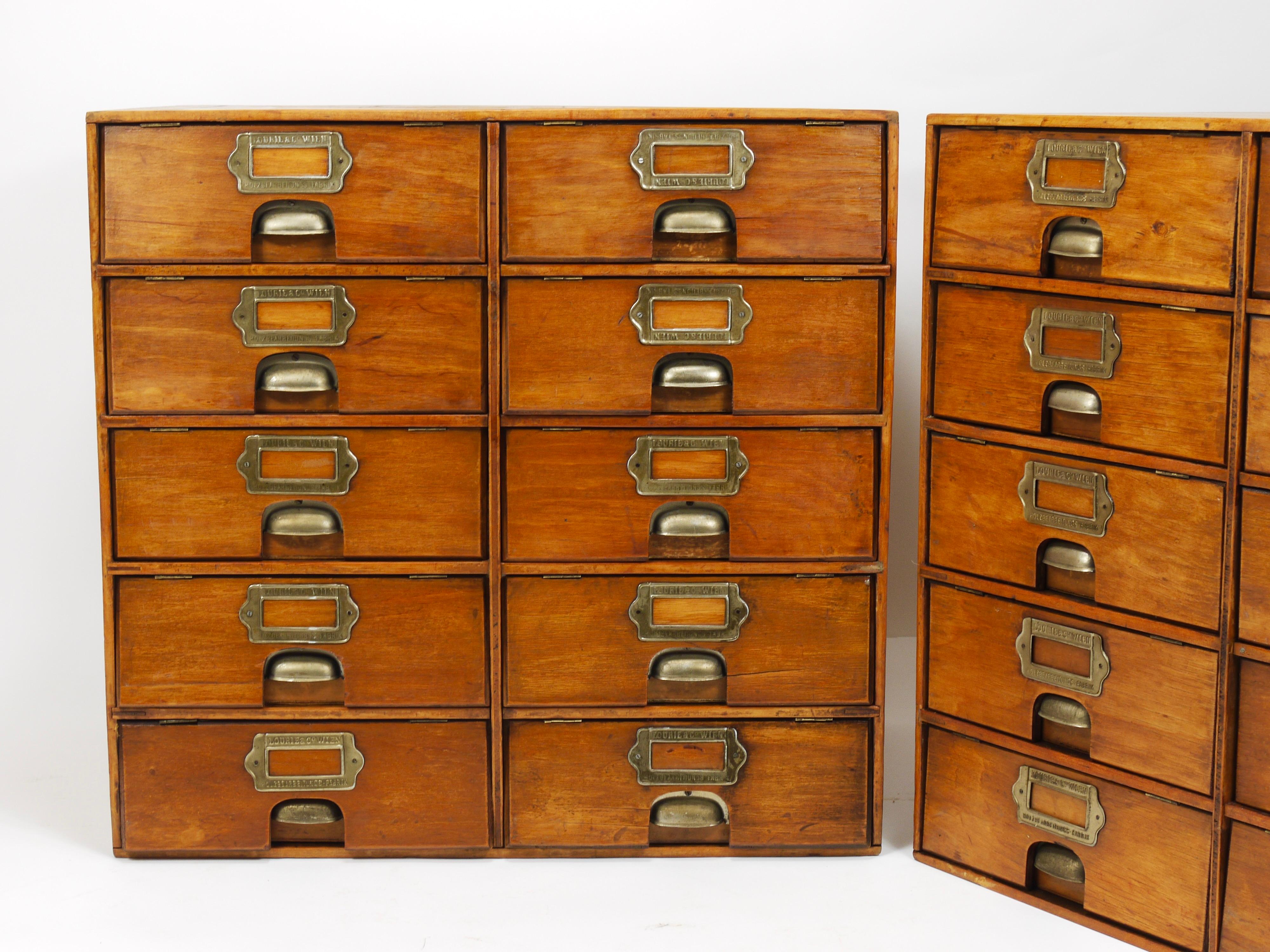 Industriale Up&Up Cassettiera in legno antico, schedario, Lourié & Co Vienna 1910 in vendita