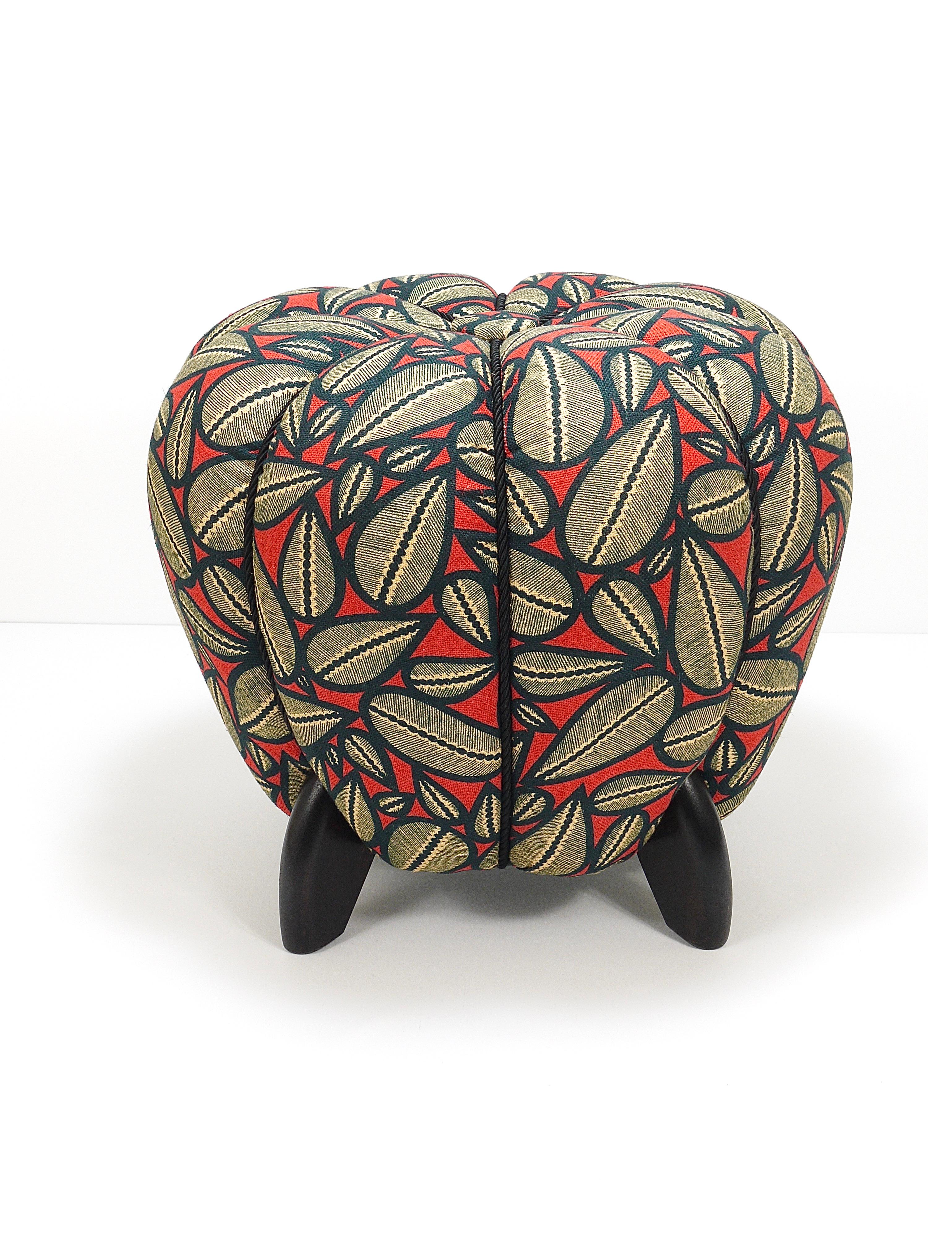Up bis zu 3 Art-Déco-Hocker aus Jindrich Halabala mit Blattmuster, Hocker, Ottomane, 1930er Jahre im Zustand „Hervorragend“ im Angebot in Vienna, AT