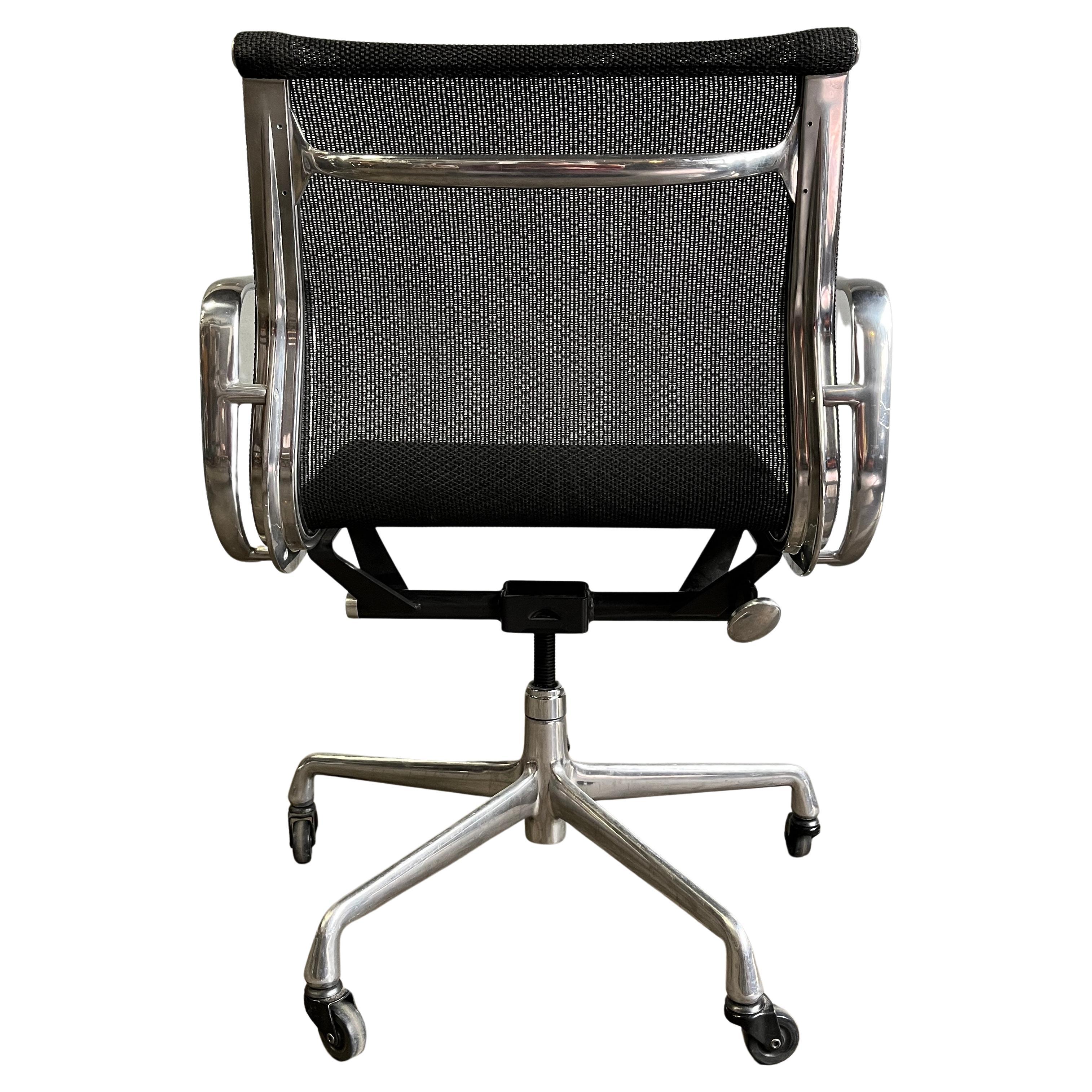American Eames Aluminium Group Chairs for Herman Miller