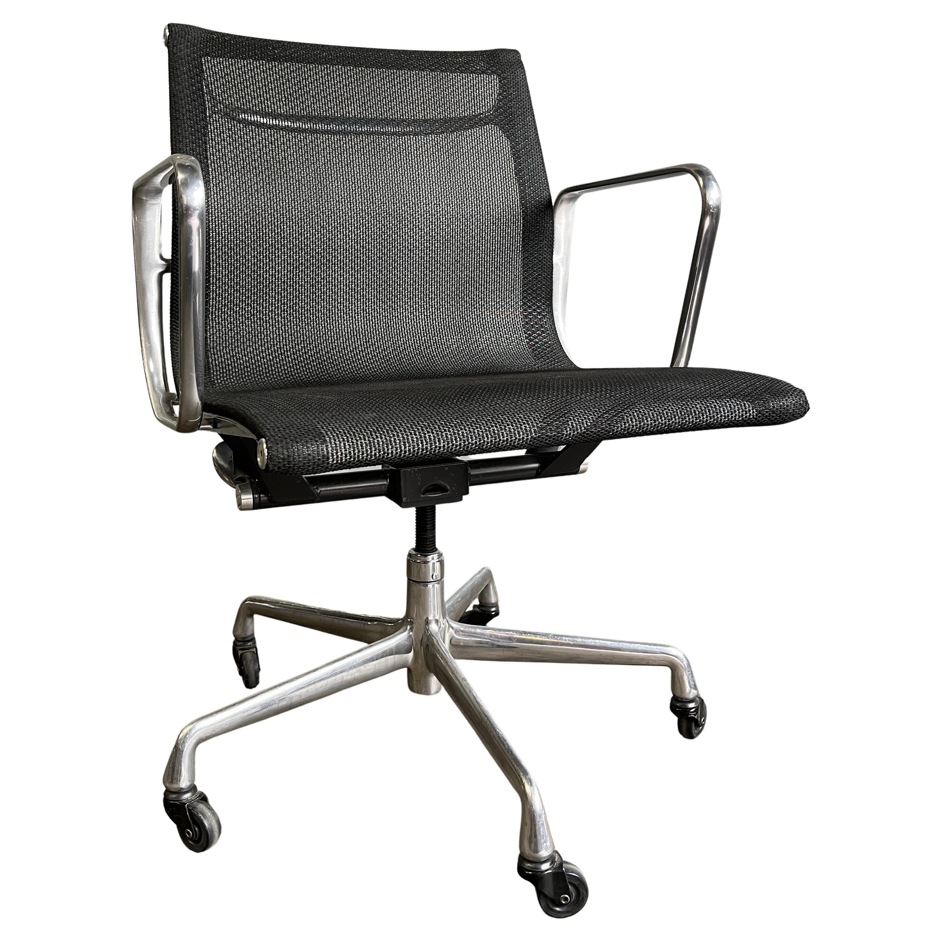 Eames Aluminium Group Chairs for Herman Miller For Sale 2