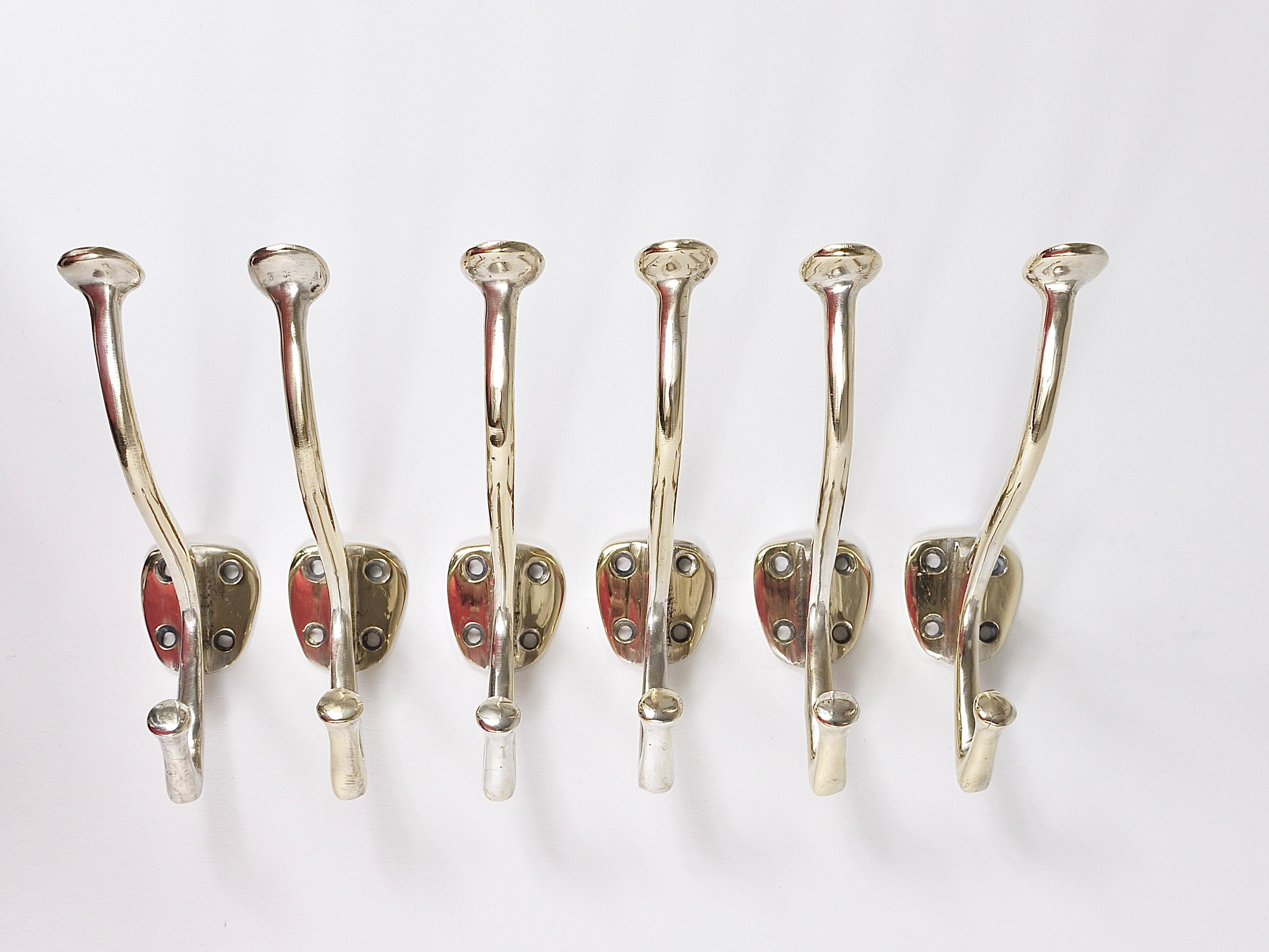Bis zu 6 Adolf Loos Jugendstil Wandhaken aus Nickel-Messing Café Capua Wien, 1900er Jahre im Angebot 9