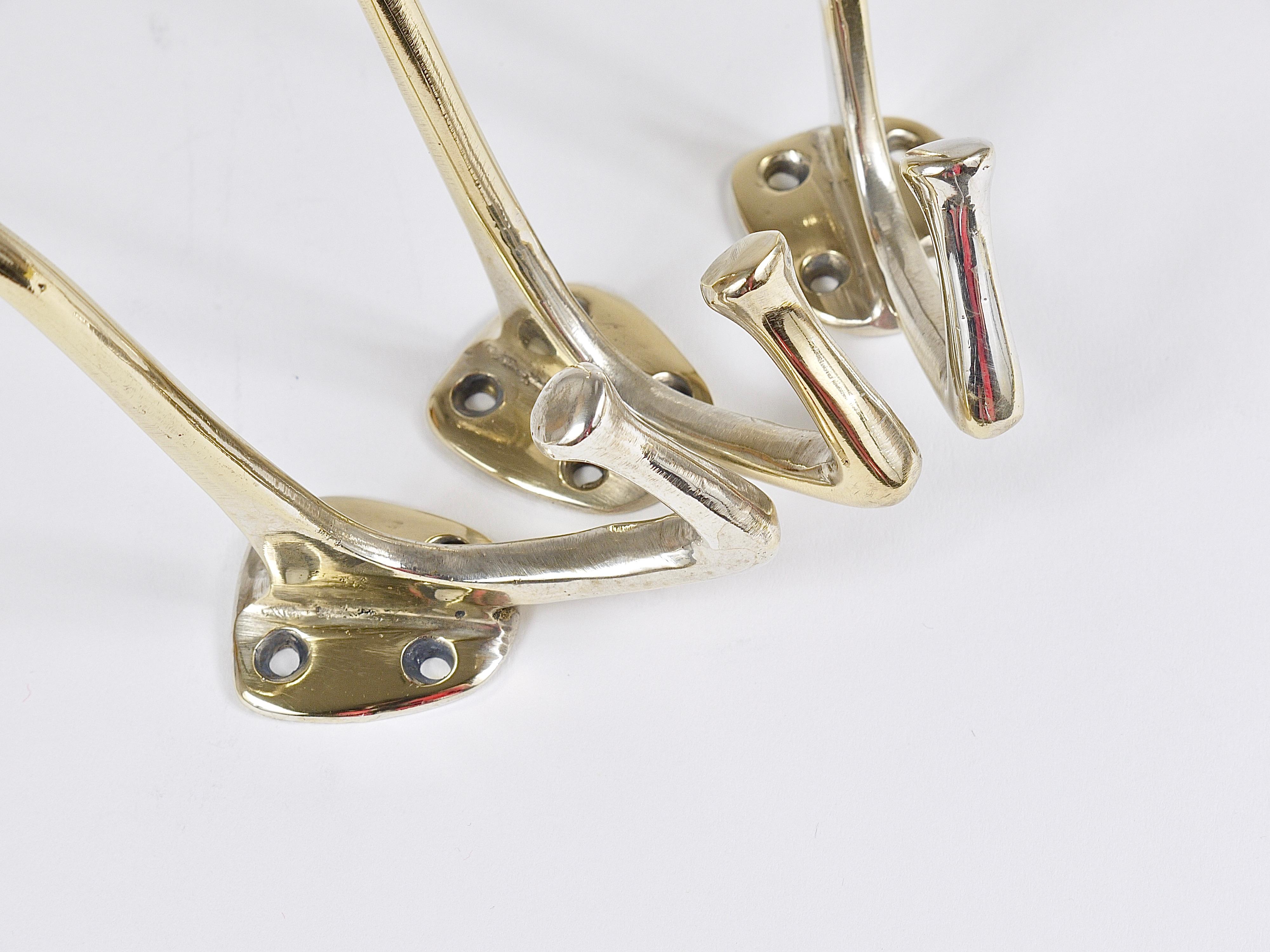 Bis zu 6 Adolf Loos Jugendstil Wandhaken aus Nickel-Messing Café Capua Wien, 1900er Jahre im Angebot 11
