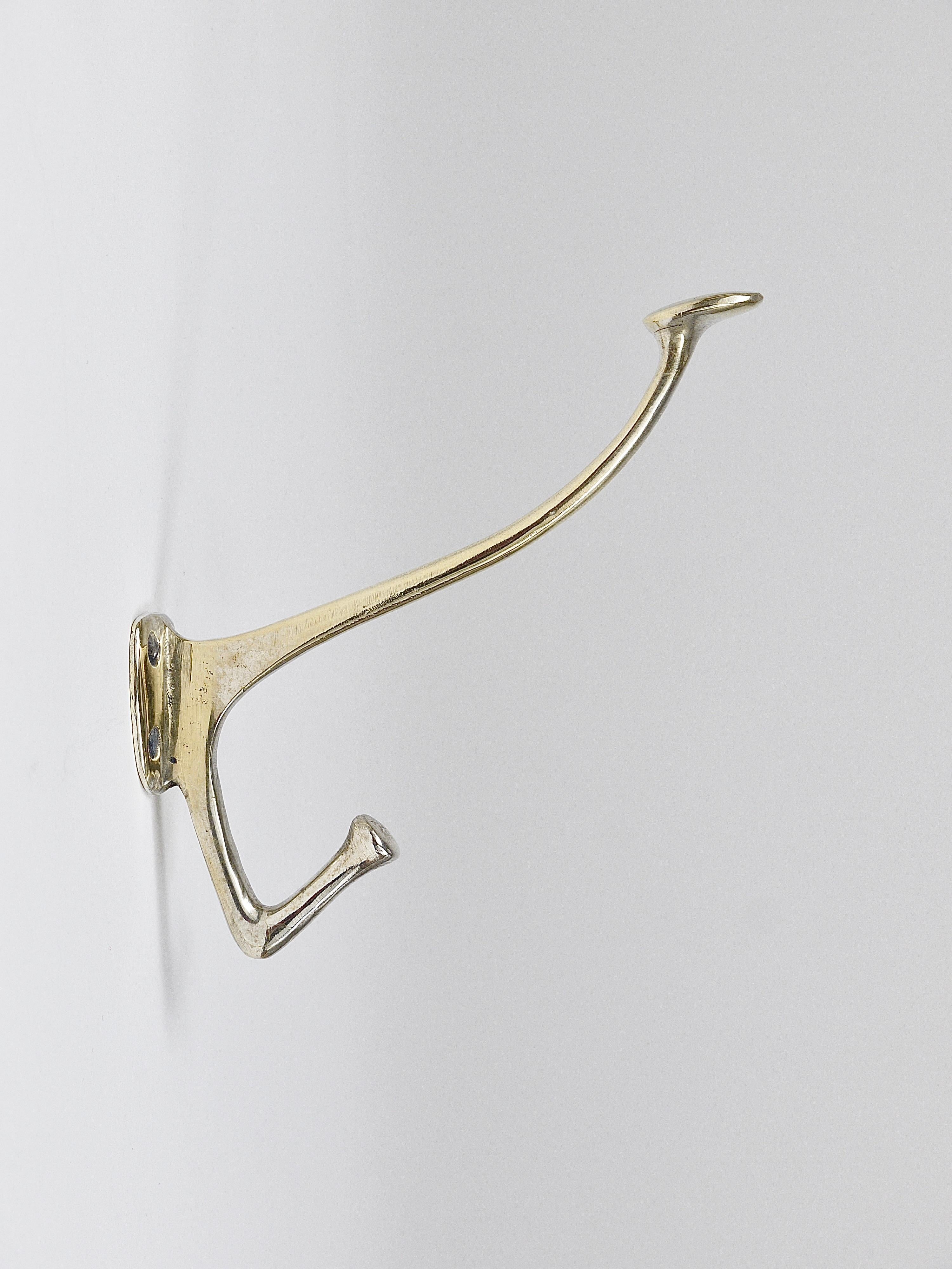 Bis zu 6 Adolf Loos Jugendstil Wandhaken aus Nickel-Messing Café Capua Wien, 1900er Jahre (Frühes 20. Jahrhundert) im Angebot