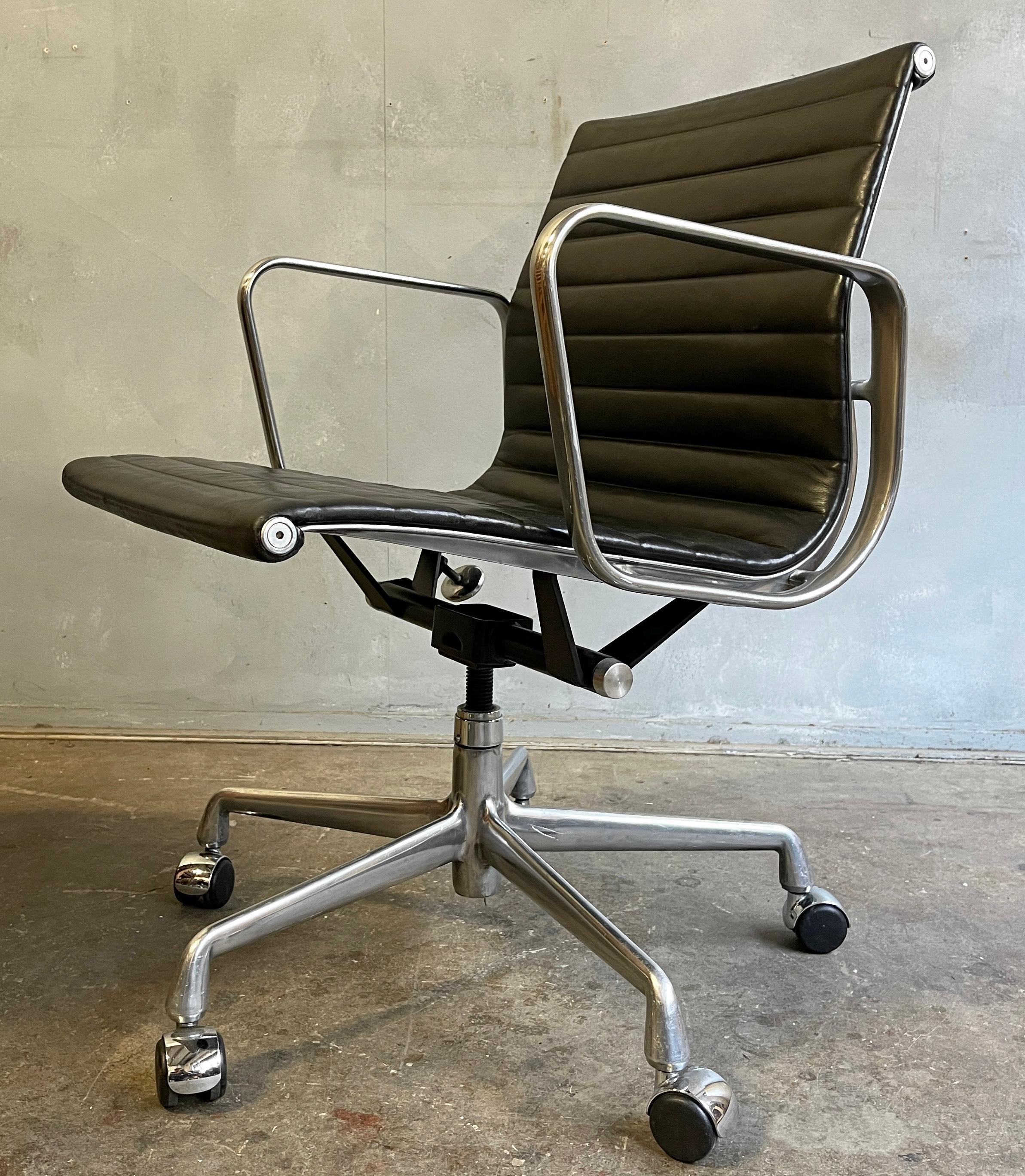 Metal  Eames Aluminium Group Management Chairs for Herman Miller