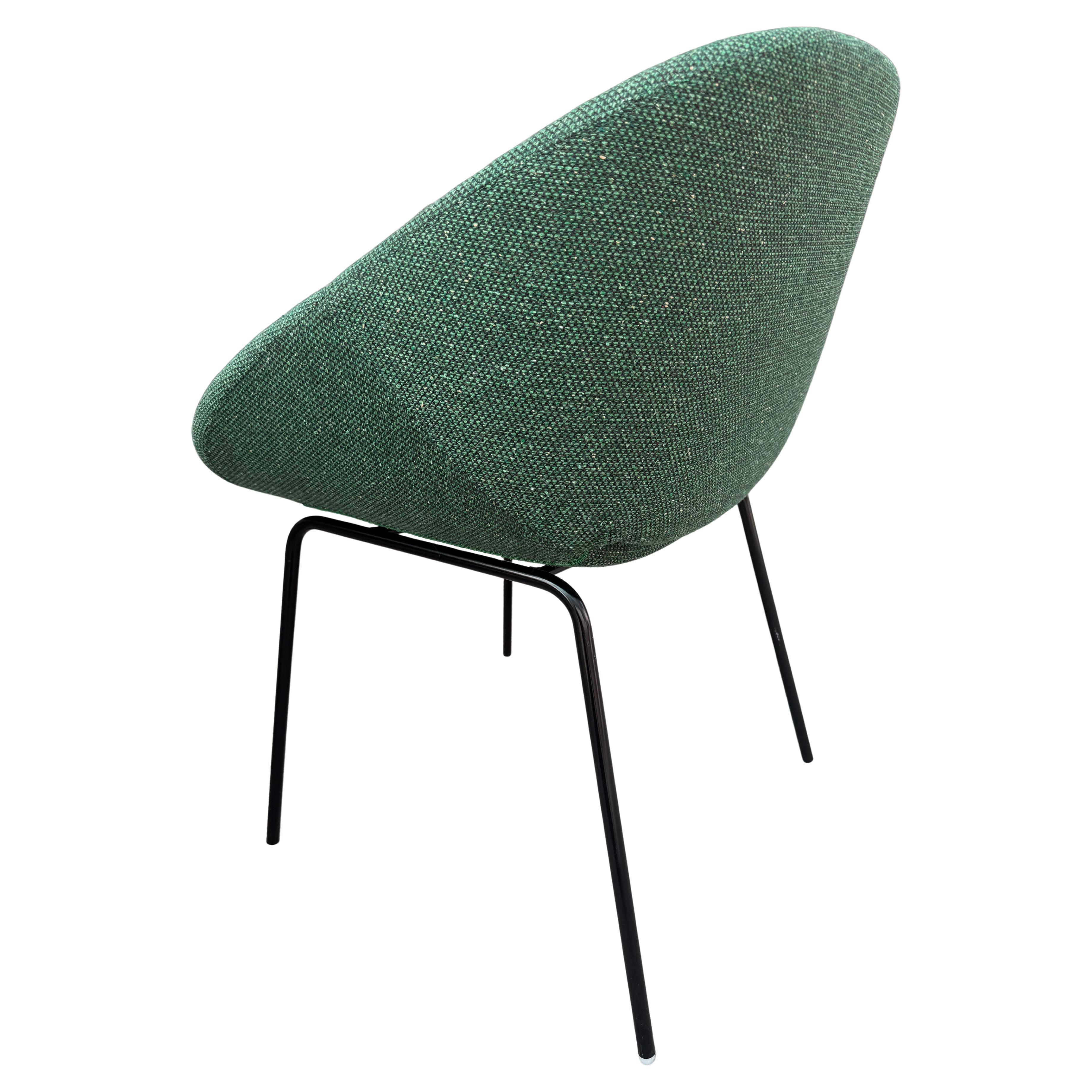 Contemporary Up to 8 Post-Modern Artifort Armchairs For Sale