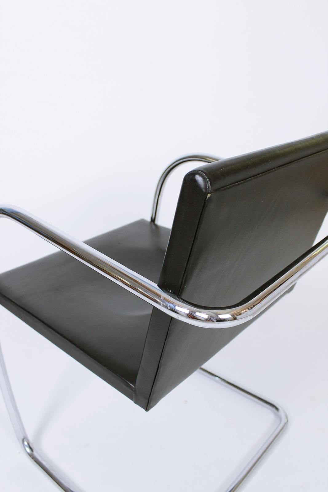  Vintage Thin Pad Tubular Brno Chair by Ludwig Mies van der Rohe In Good Condition In Debrecen-Pallag, HU