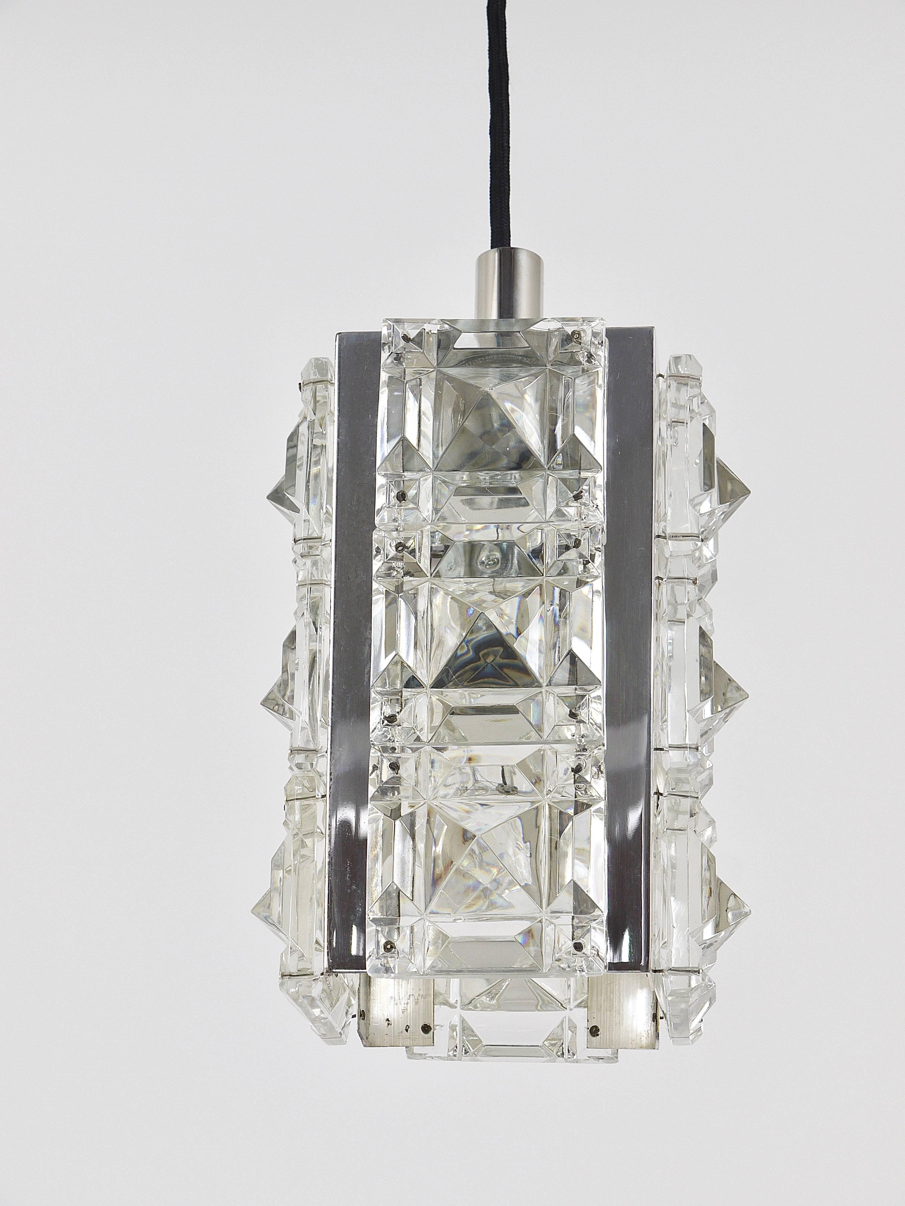 Bakalowits Vienna, Up to Three Faceted Crystal Pendant Lamps, Austria, 1960s For Sale 12