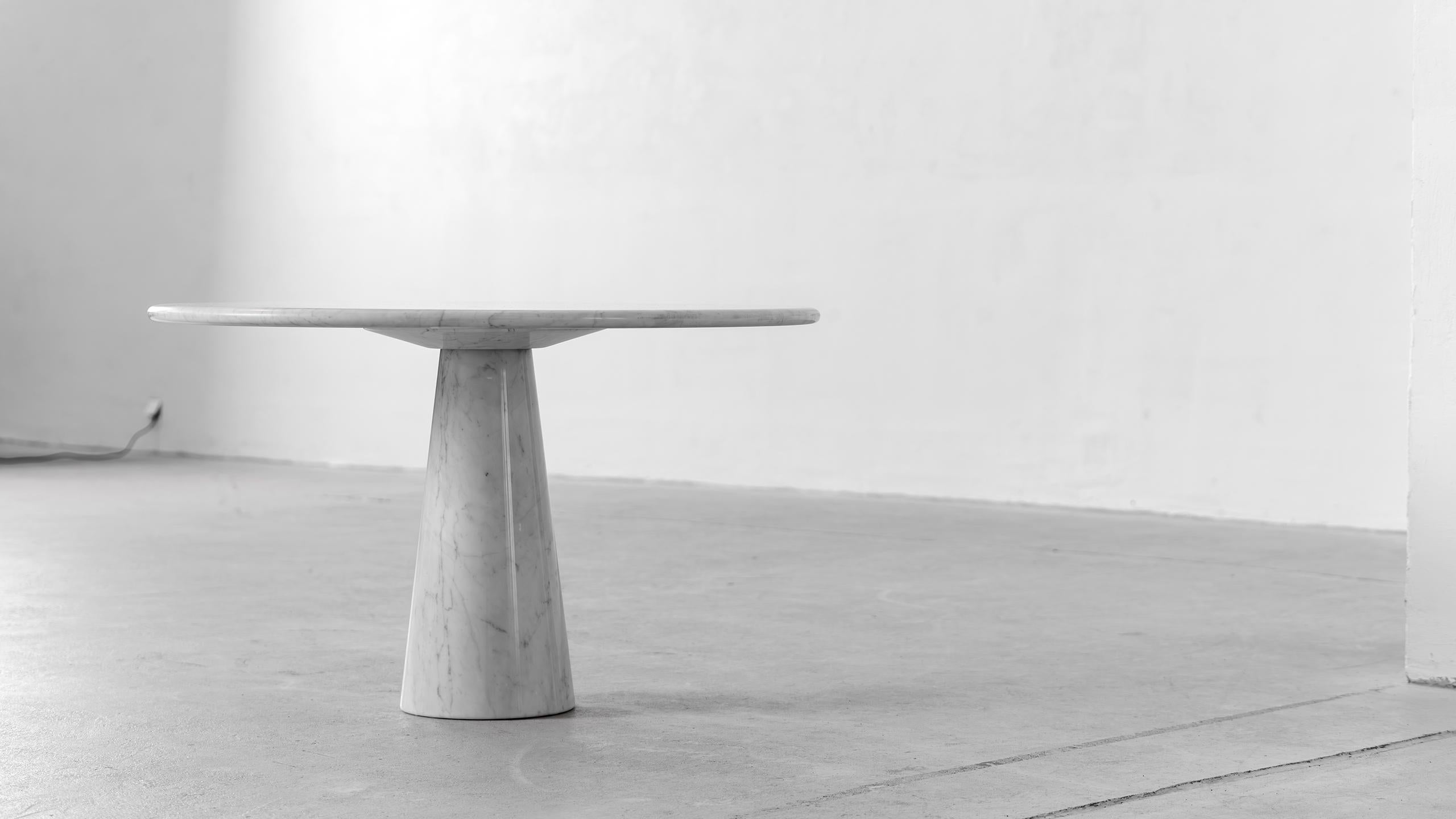 Up & Up 1978 Italy Pedestal Carrara Marble Dining Table attr. Angelo Mangiarotti en vente 3
