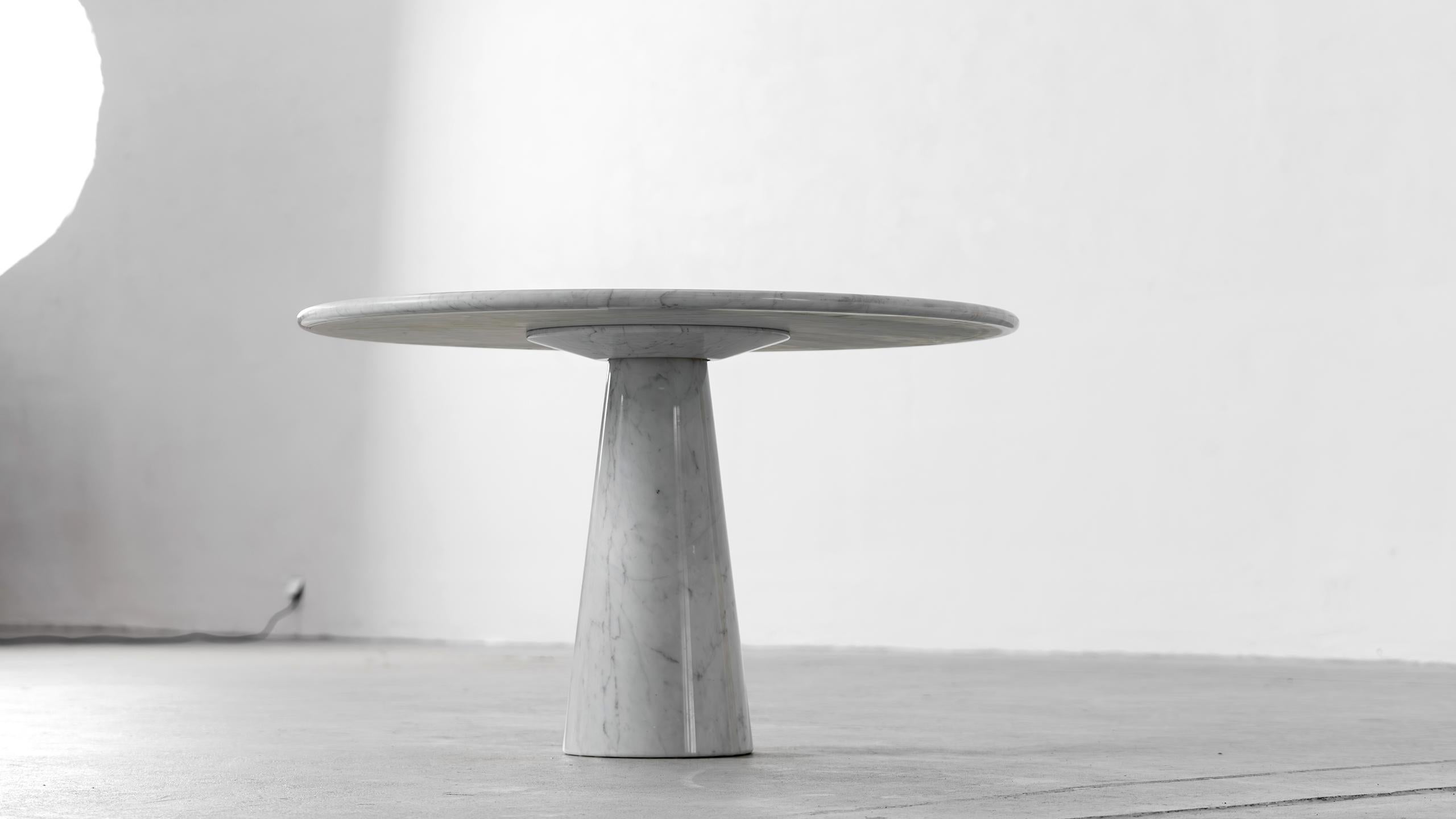 Up & Up 1978 Italy Pedestal Carrara Marble Dining Table attr. Angelo Mangiarotti en vente 4