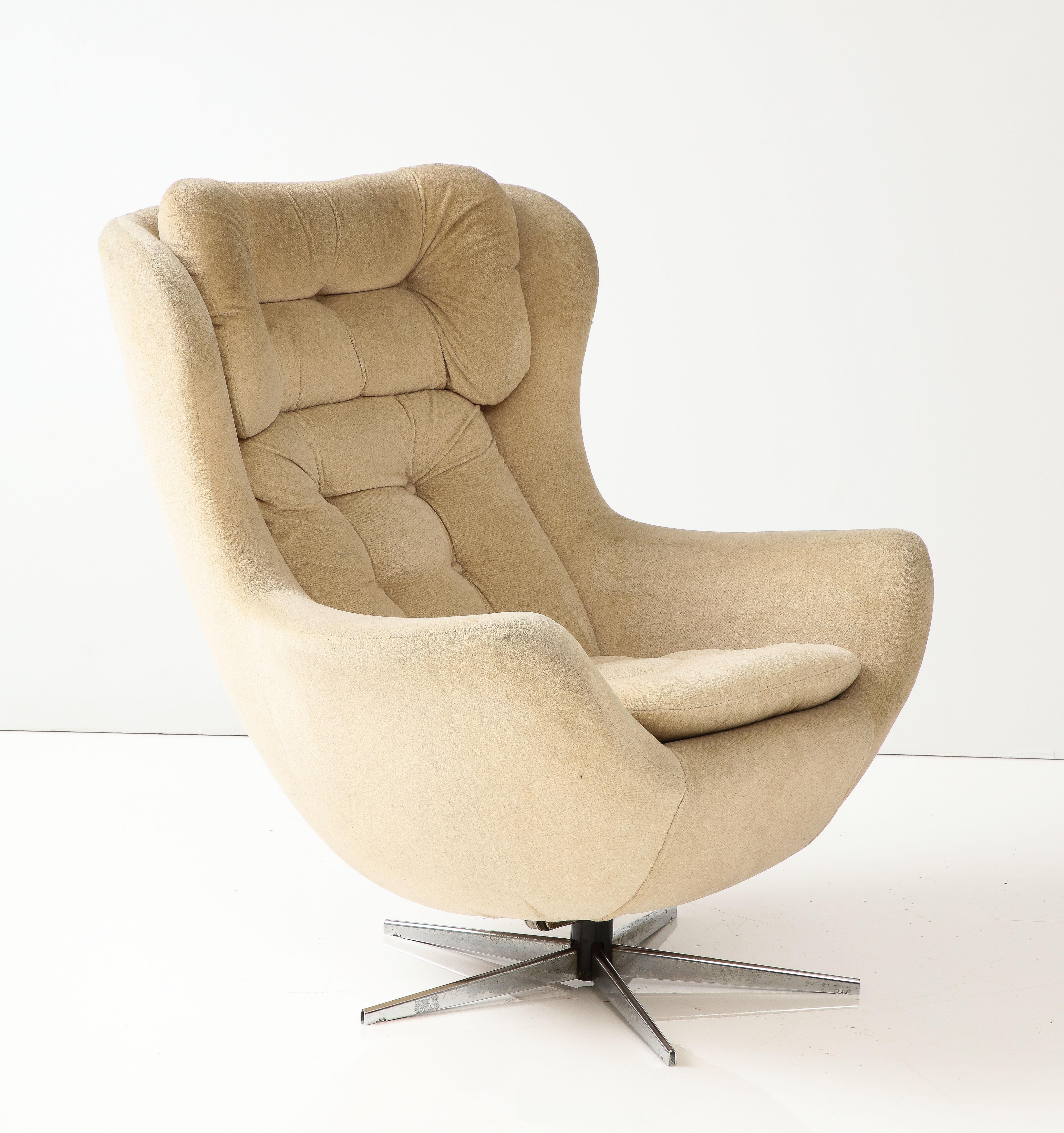 UP Závody Modern Lounge Chair, 1970 In Good Condition In Brooklyn, NY