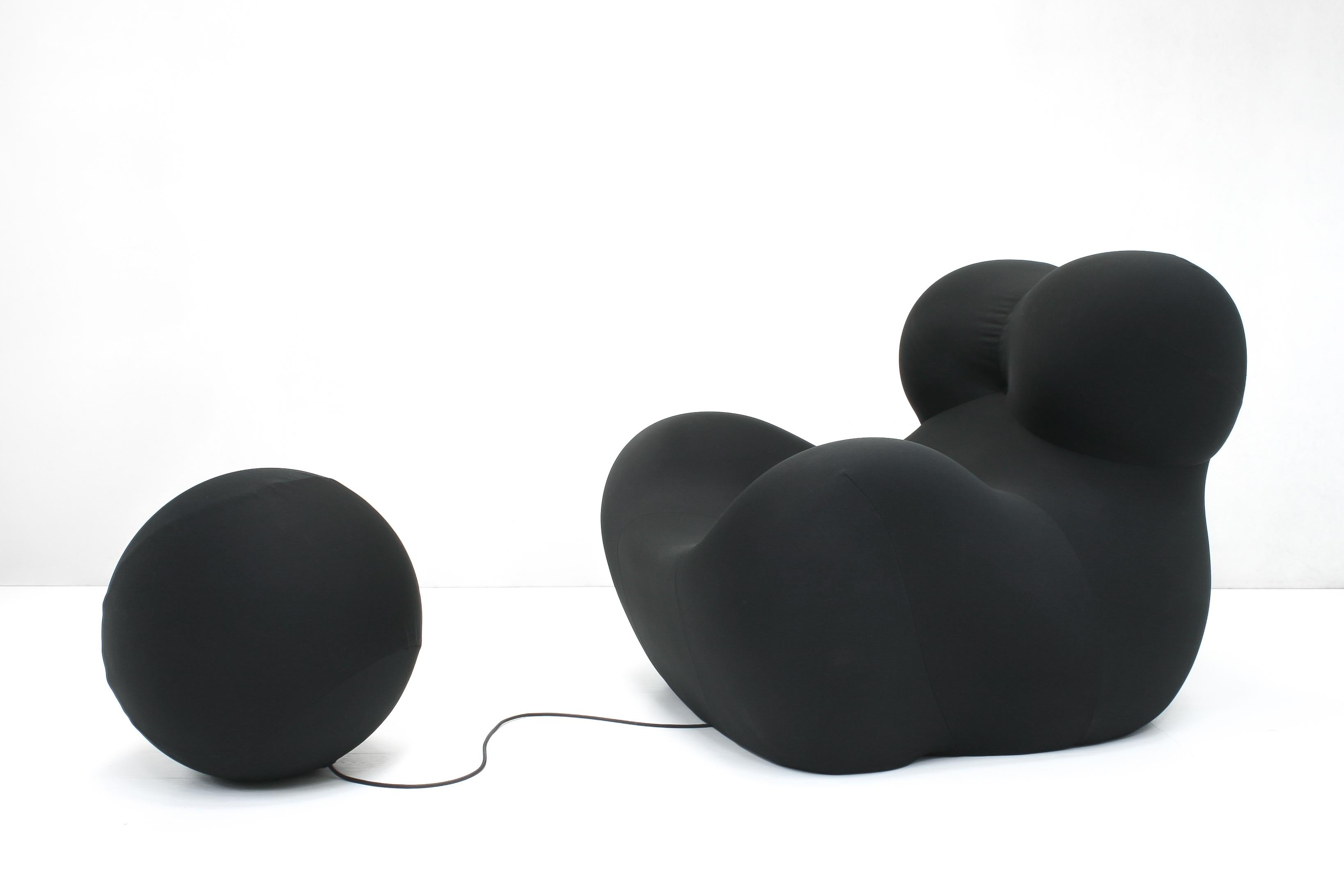 UP5 La Mamma UP 2000 Chair & UP6 Ball Ottoman by Gaetano Pesce for B&B Italia In Good Condition For Sale In Izegem, VWV