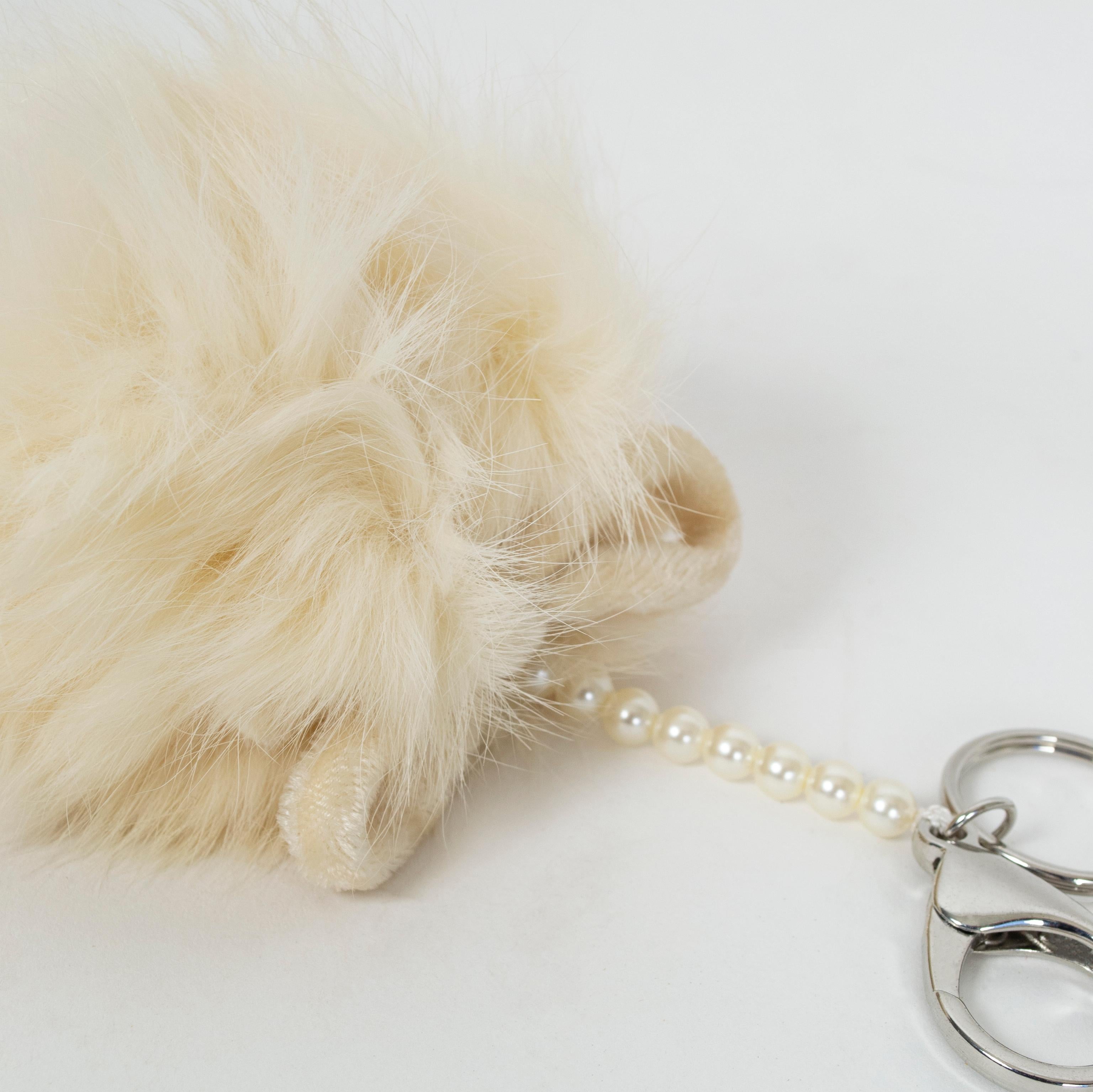 Porte-monnaie ou porte-clés en fourrure de lapin ivoire recyclée, personnalisé Unisexe en vente