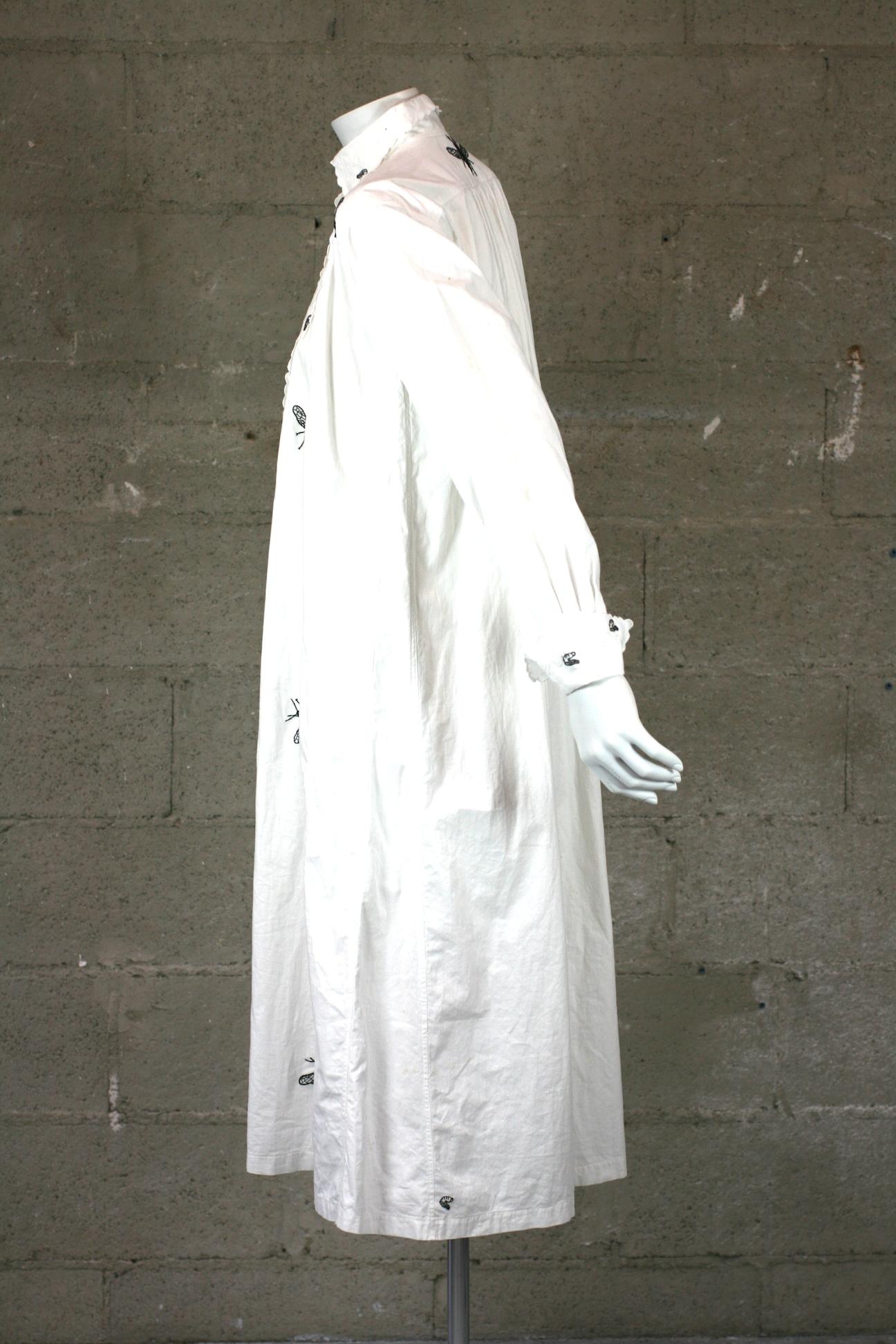 Upcyceltes Nachtkleid aus antiker Baumwolle, Studio VL für Damen oder Herren im Angebot