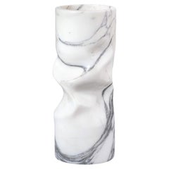 Vase en marbre Arabescato recyclé