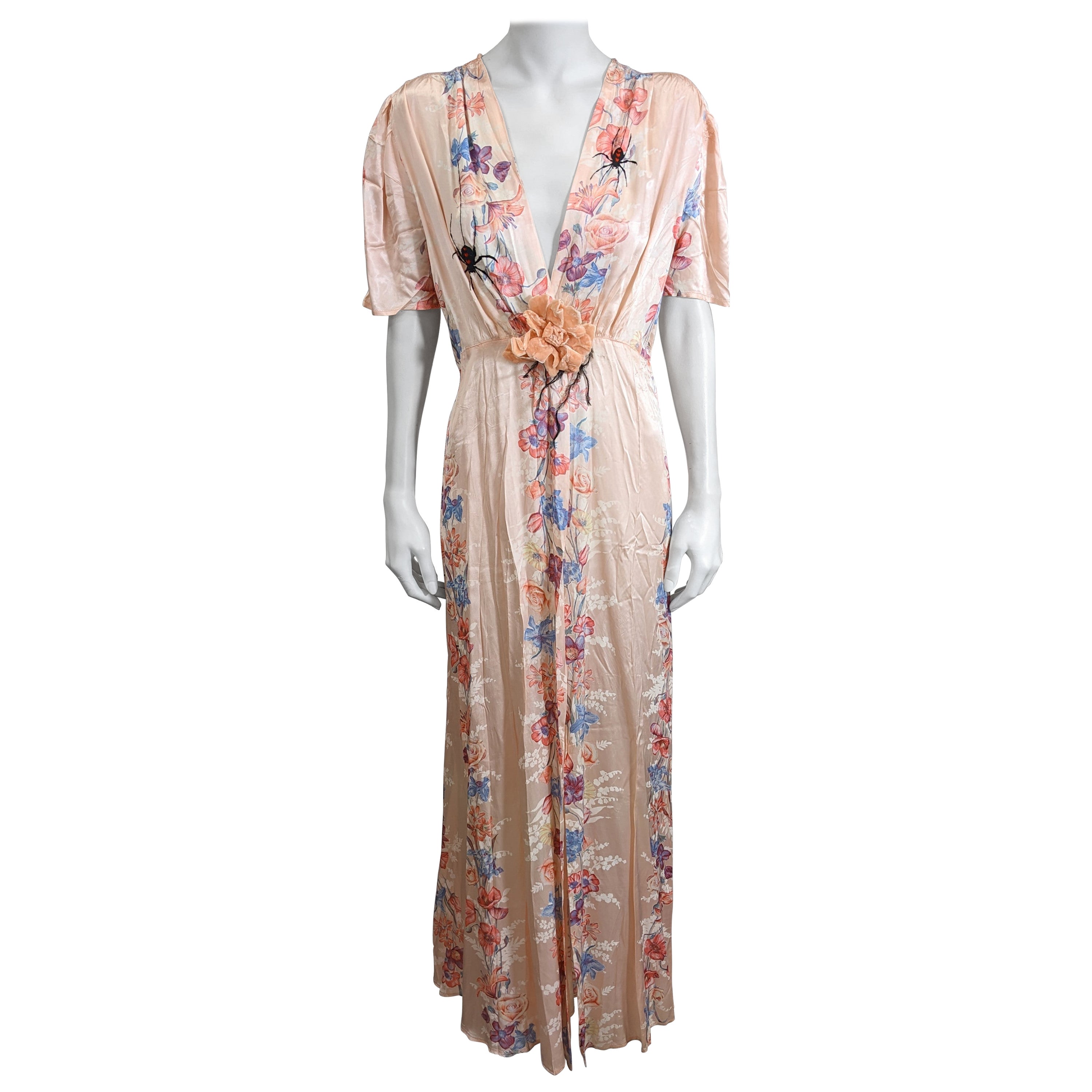 Upcyceltes Art-Déco-Kleid mit schwarzer Witwe und Blumenmuster, Studio VL im Angebot