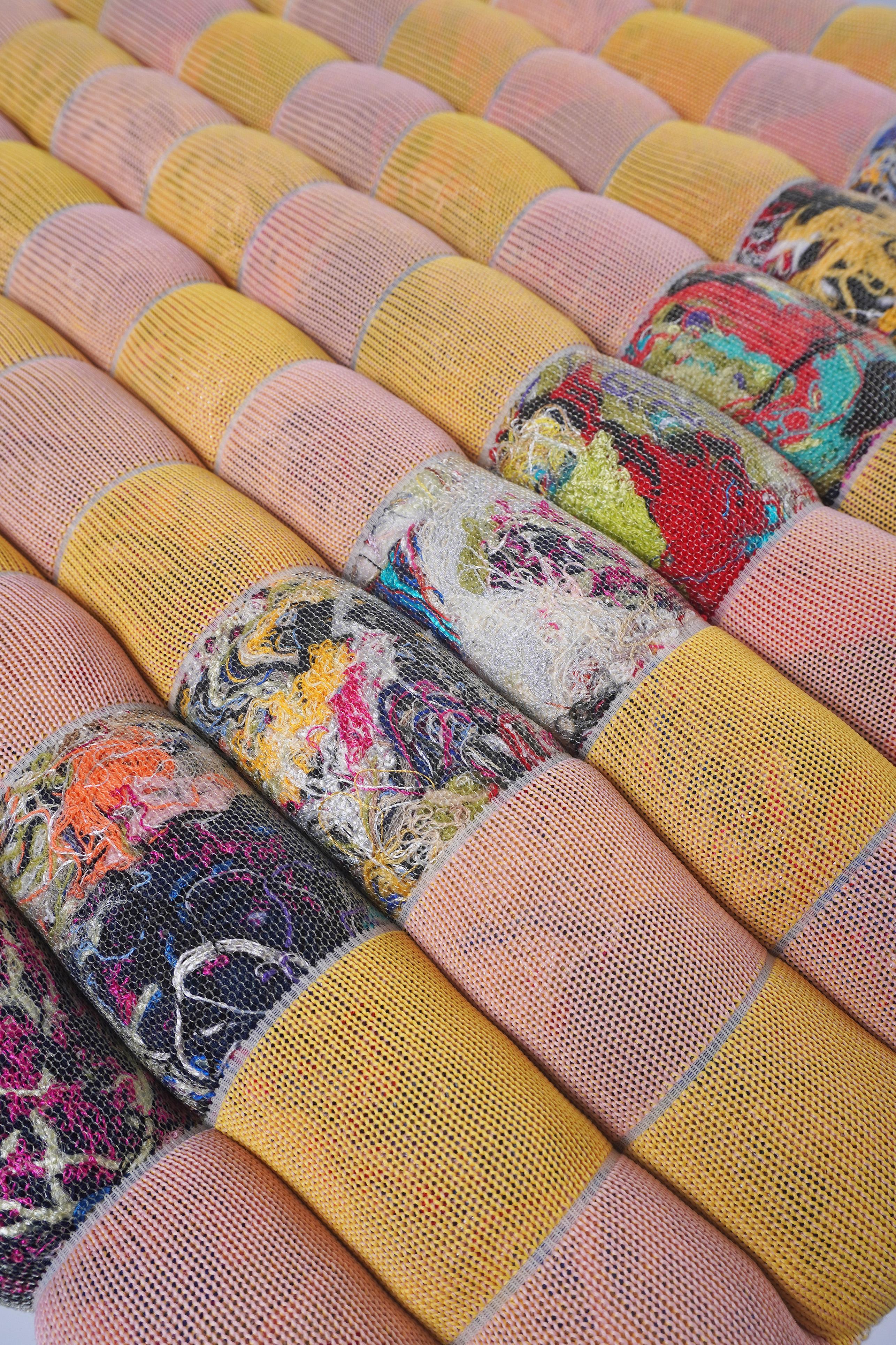 Allemand Coussin de siège recyclé en jaune en vente