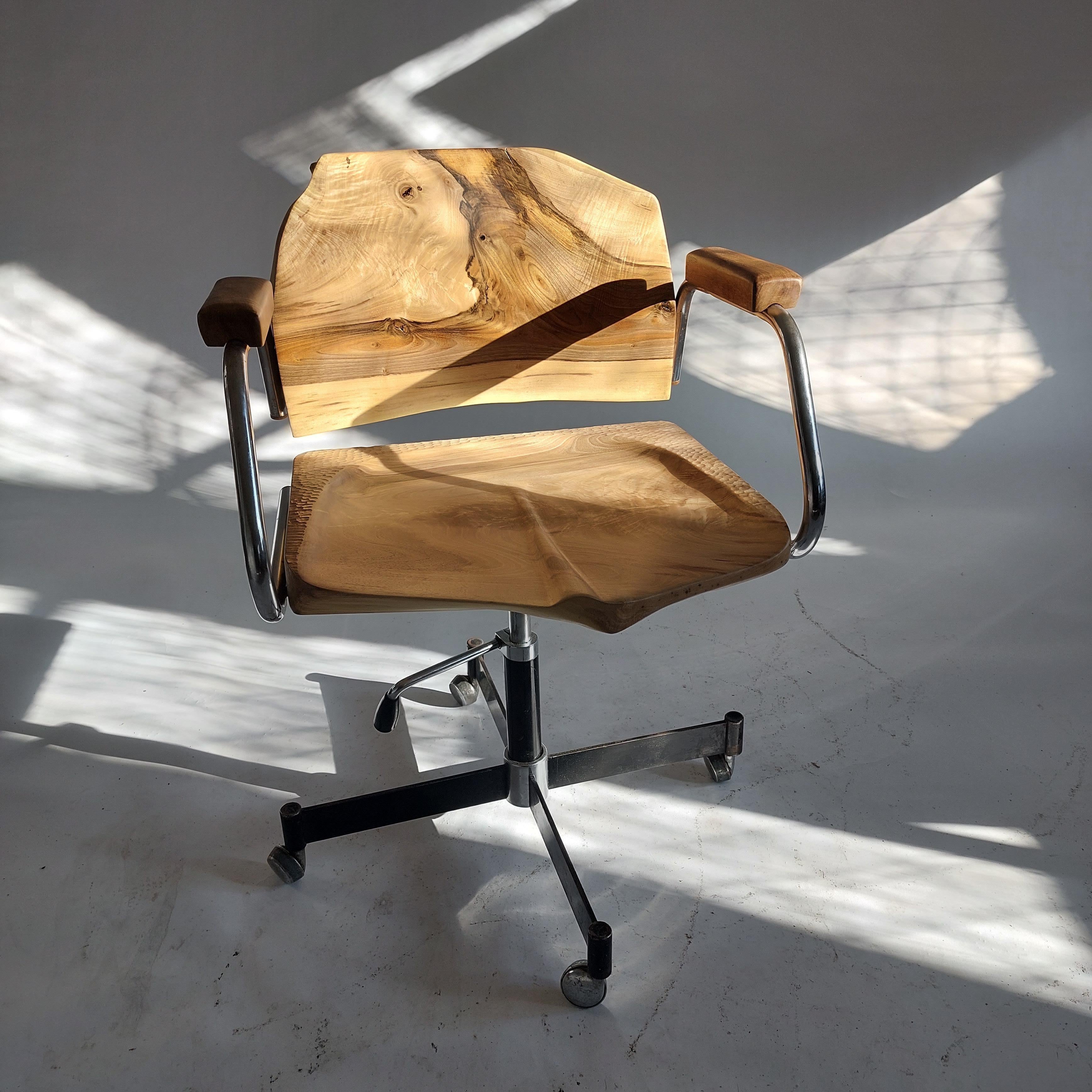 - Upcycled Swivel Chair
- Hand Carved Wood
- Nordic Furnishing
- Dates back to circa the 70s

Give your home a Nordic touch with this upcycled swivel chair. This one is a solid vintage player. Respect.
Reclaimed furnishing from an original ’70s