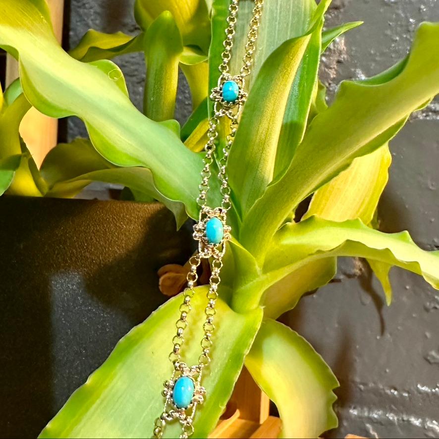 Upcycled turquoise in 14k gold, and upcycled 18k gold rolo chain bracelet  For Sale 2