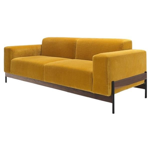 Gepolstertes Sofa mit 2 Sitzen und Eisen- und Holzstruktur. im Angebot