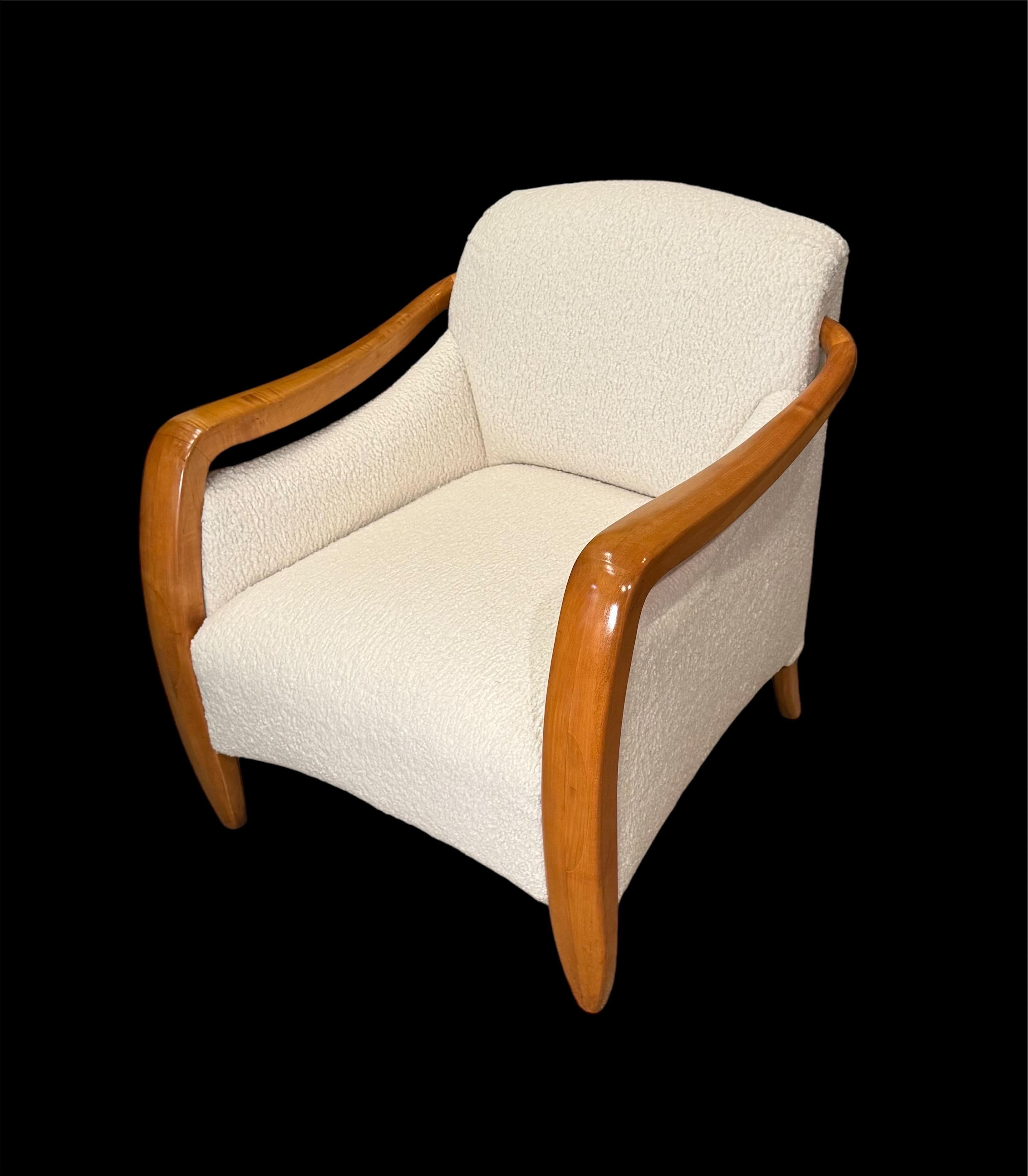 Fauteuil rembourré Boucle 
 provenant de la succession du célèbre comédien David Brenner. Nouvellement retapissé en
Tissu Boucle