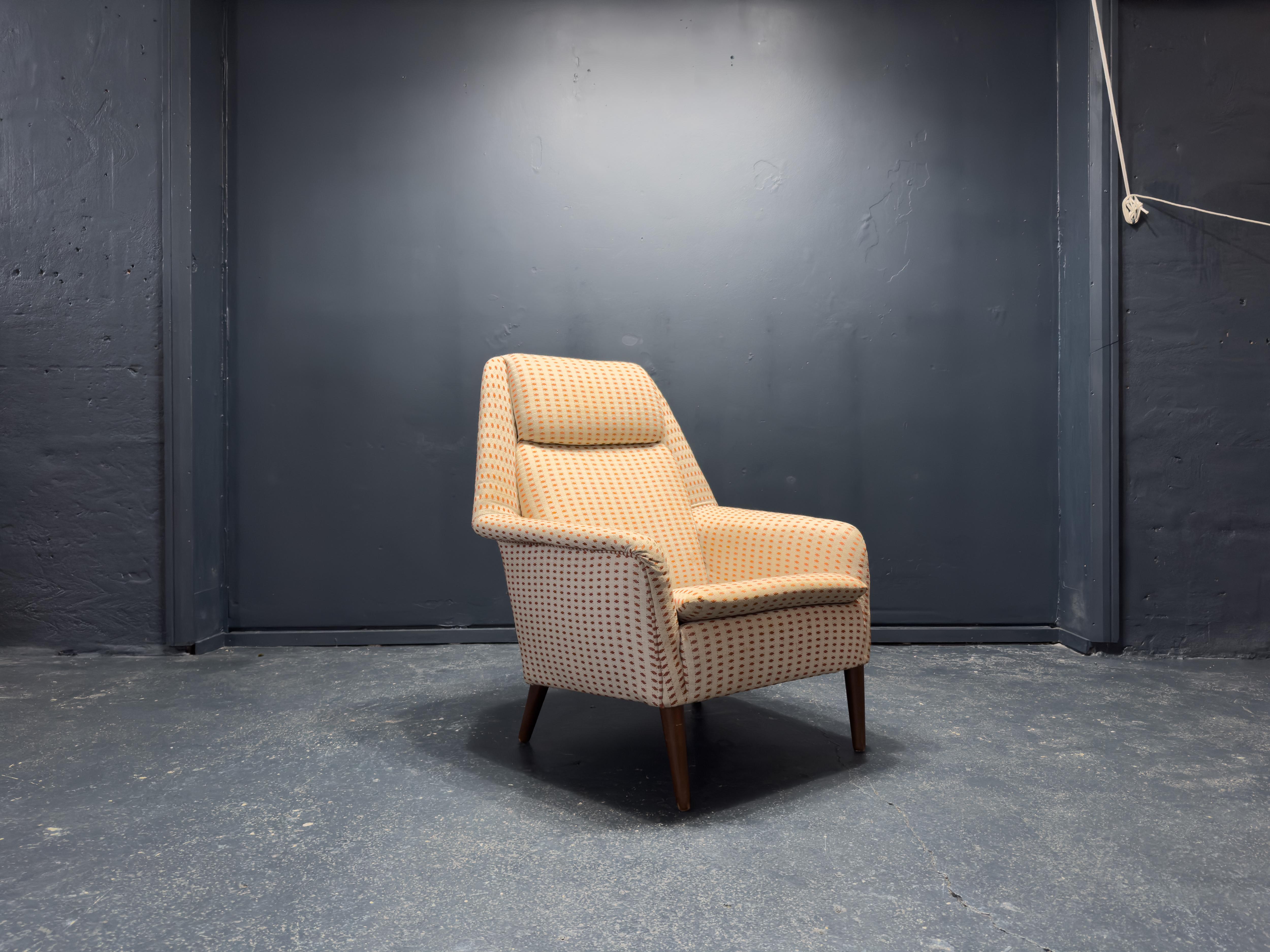 Sillón tapizado Moderno de mediados de siglo en venta