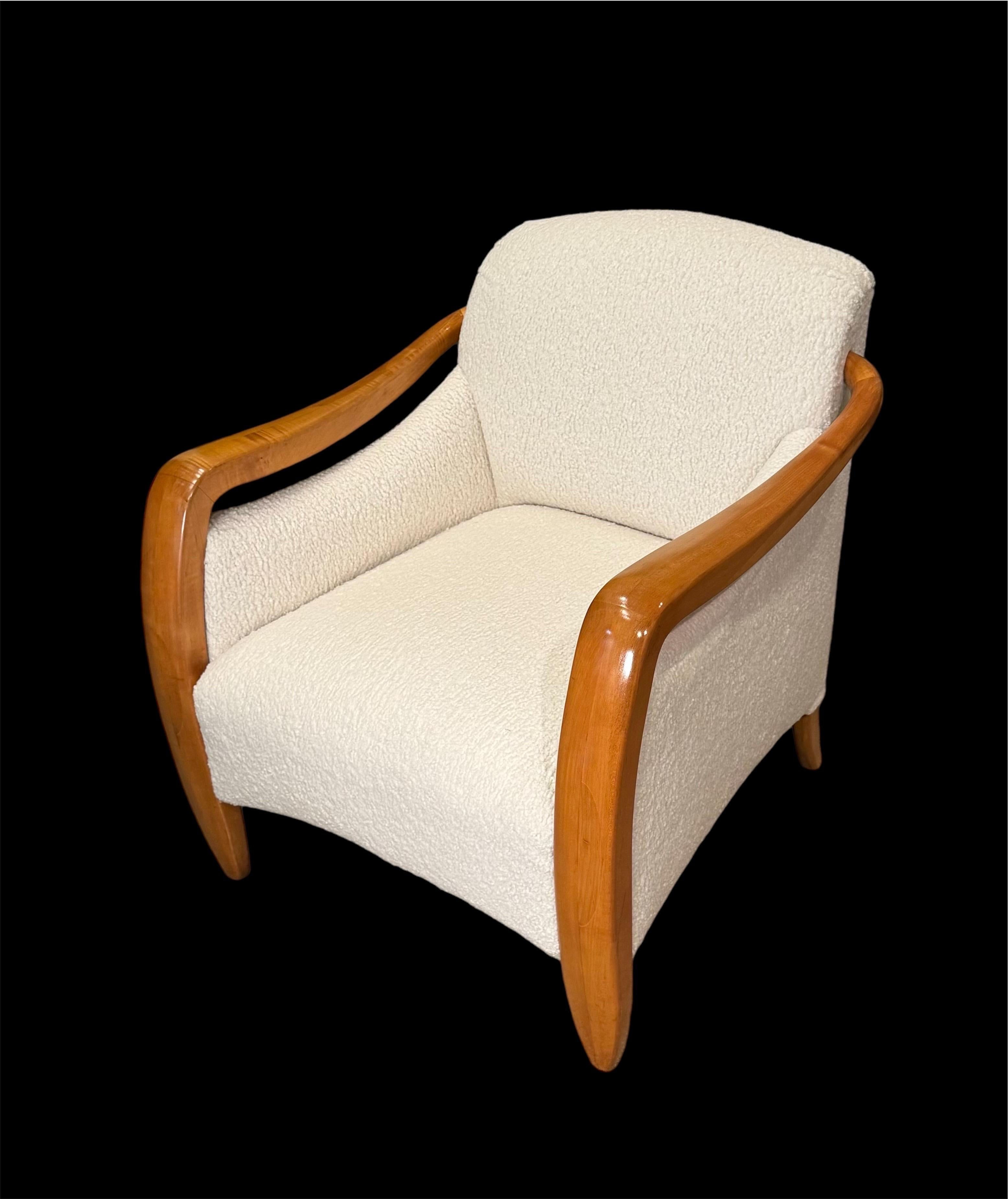 Fauteuil rembourré Boucle Bon état - En vente à Huntington, NY
