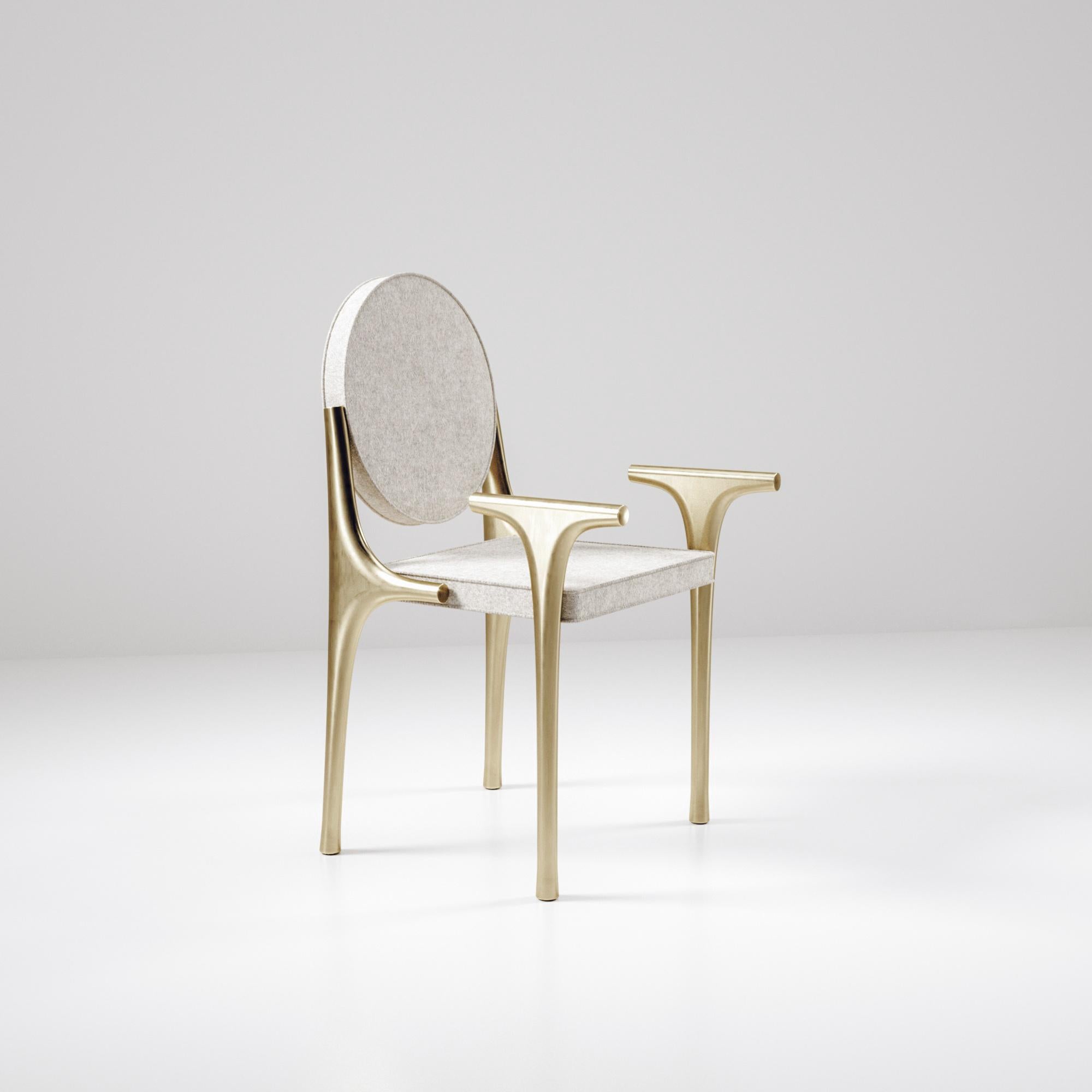 Gepolsterter Sessel mit Bronze-Patina-Messingdetails von R&Y Augousti im Angebot 12