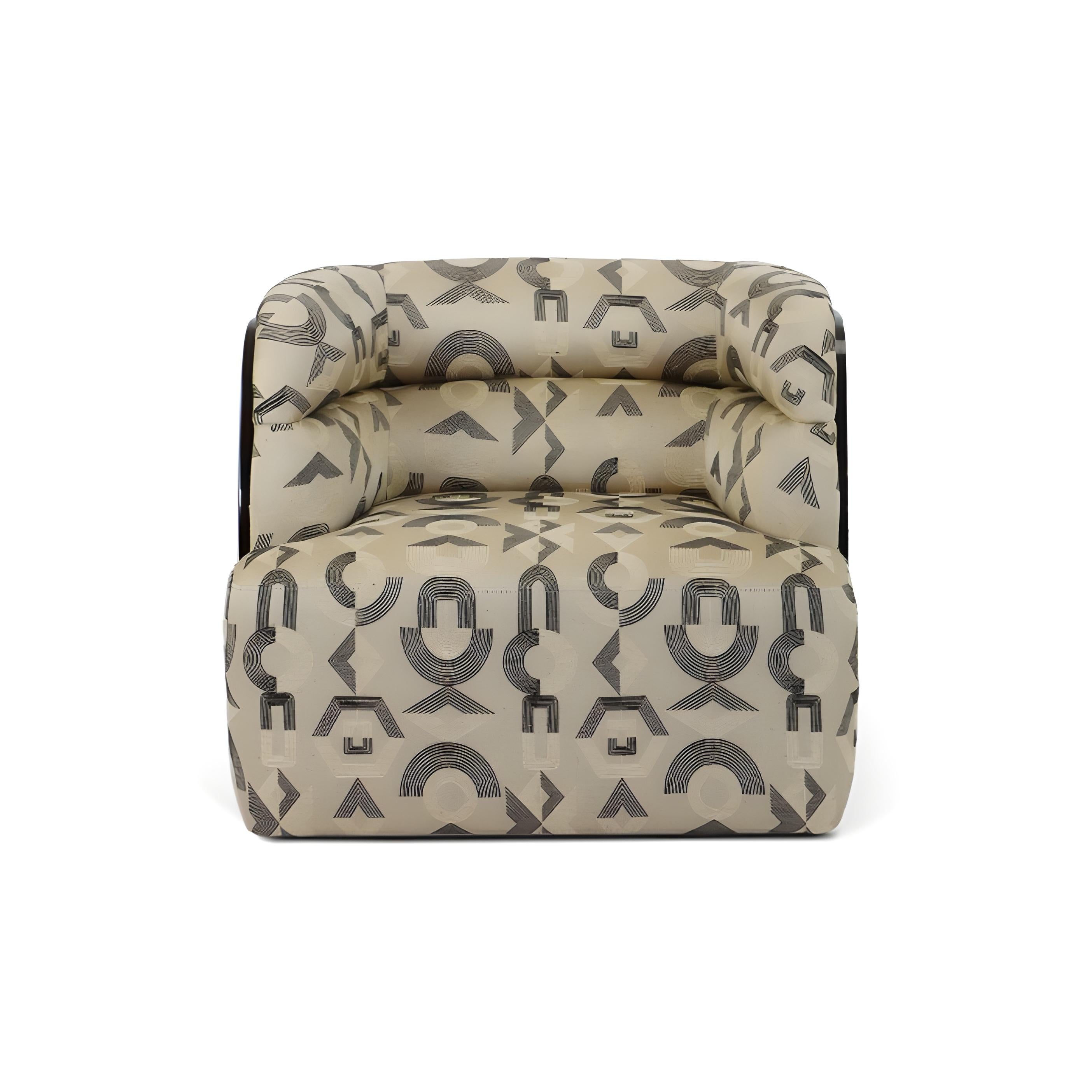 Gepolsterter Sessel mit Gestell aus Ebenholz und umlaufender Rückenlehne (Moderne der Mitte des Jahrhunderts) im Angebot