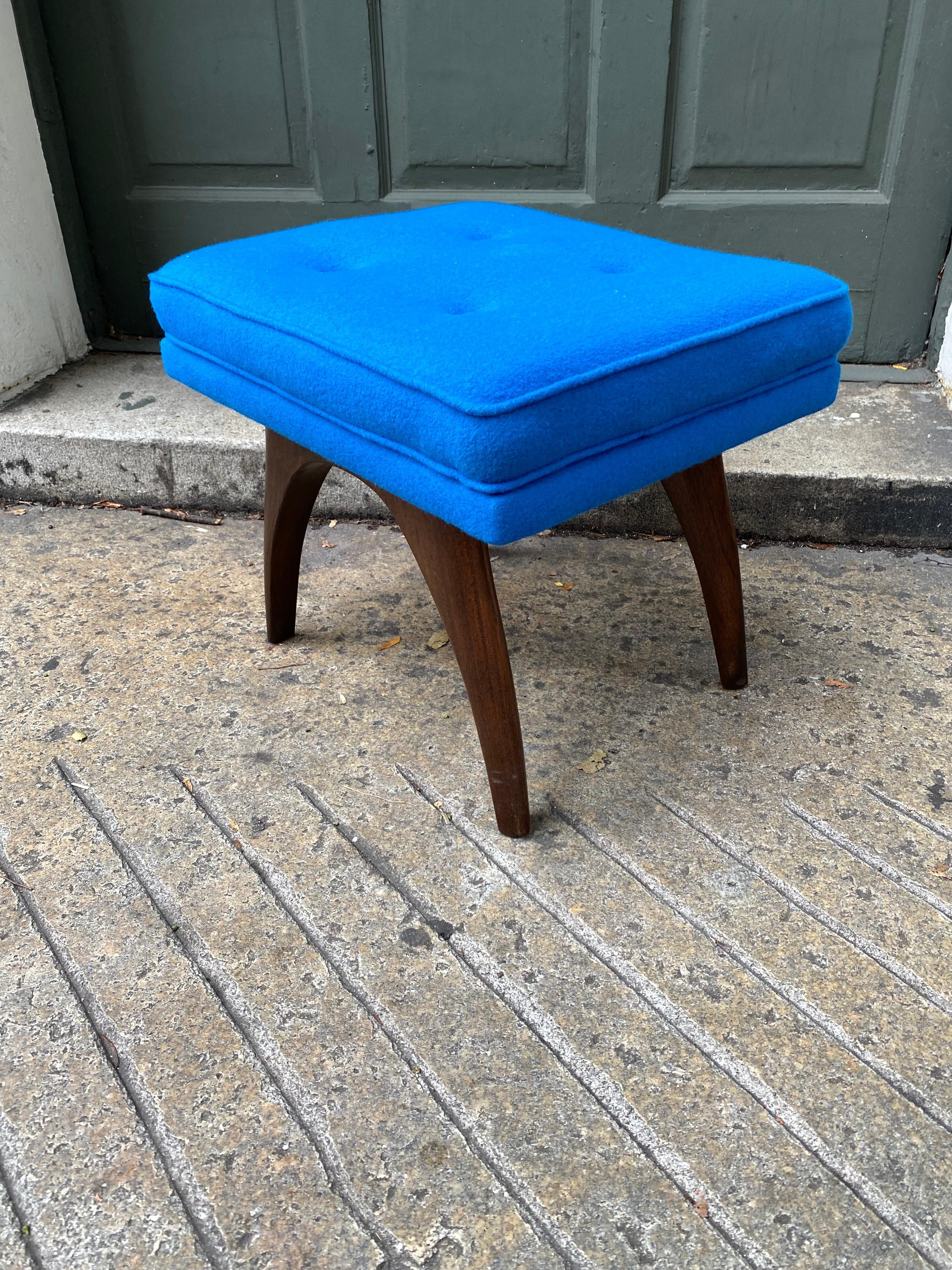 Upholstered Bench with Spider Legs in the Style of Vladimir Kagan For Sale 2