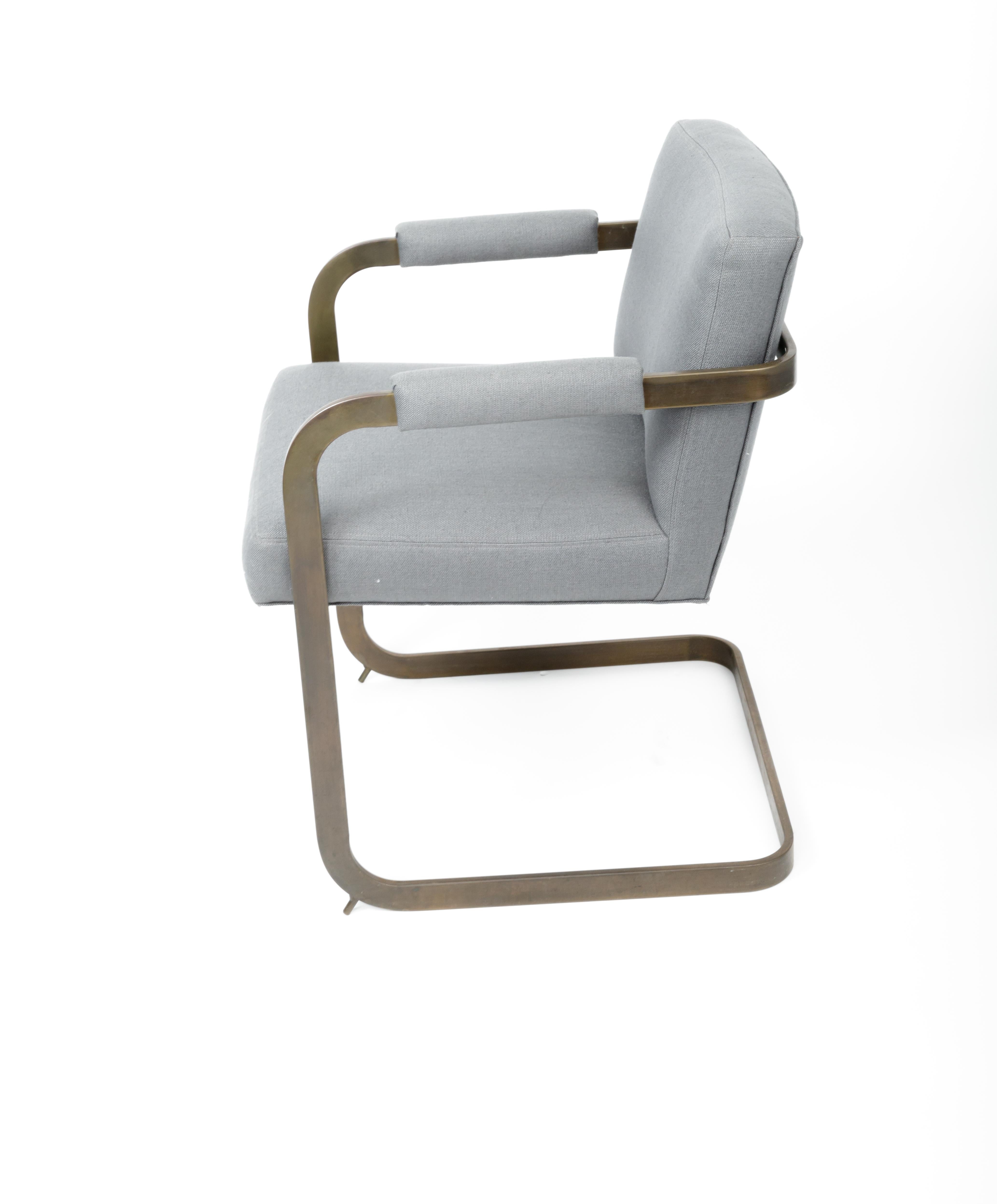 Fauteuil en porte-à-faux tapissé avec cadre en acier foncé de Milo Baughman en vente 5