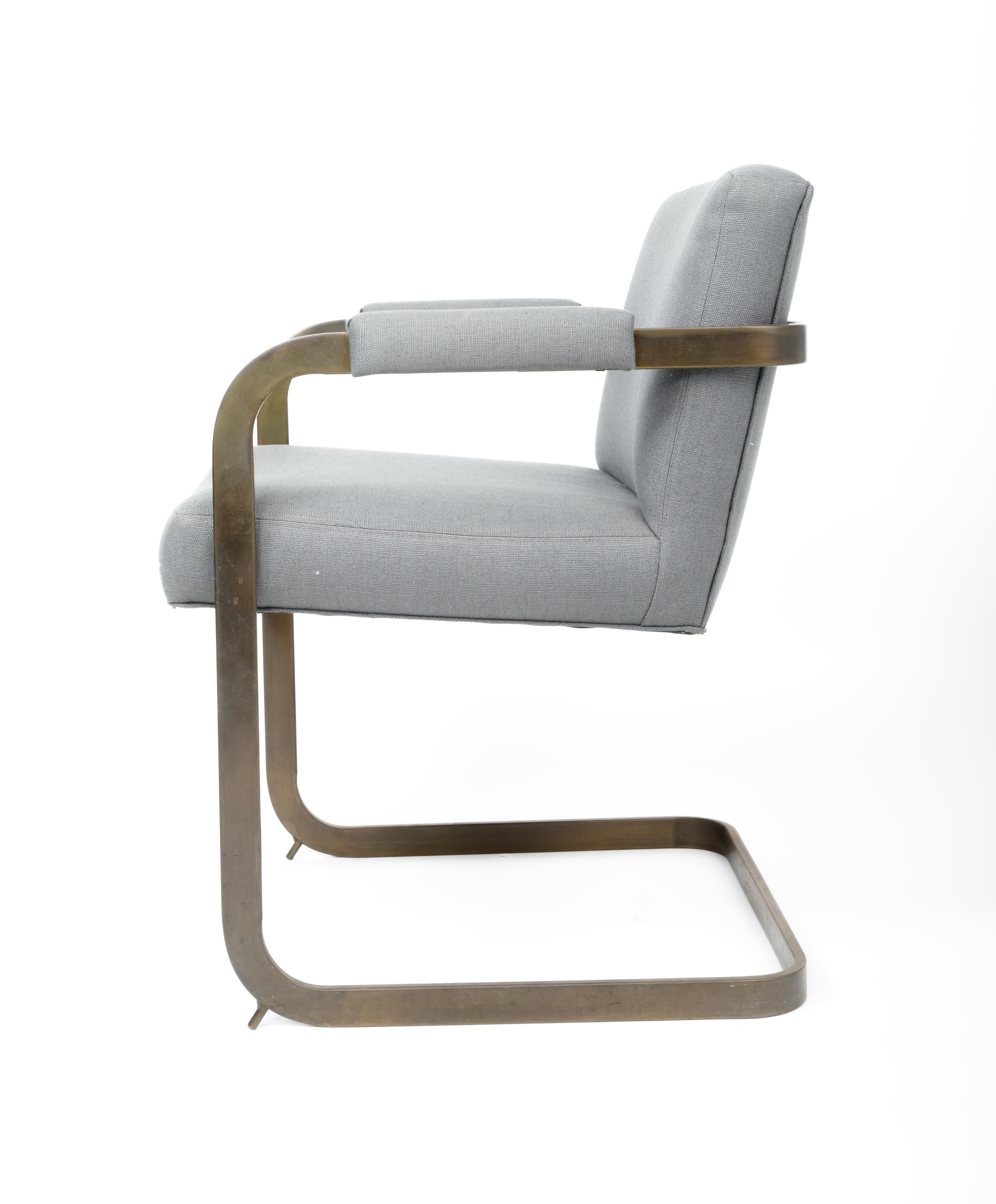 Fauteuil en porte-à-faux tapissé avec cadre en acier foncé de Milo Baughman en vente 7