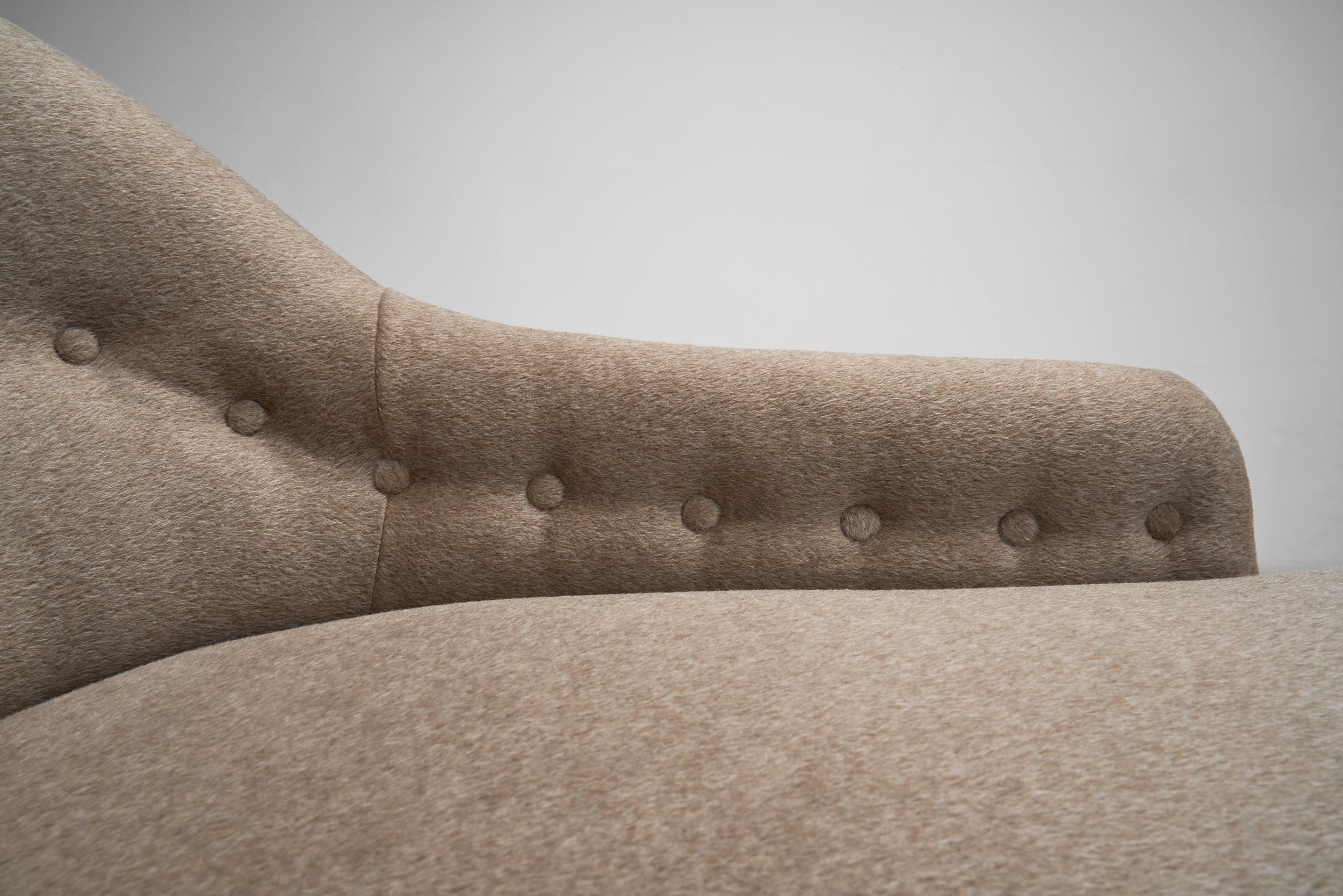 Gepolsterte Chaise Longue mit Eichenbeinen, Dänemark ca 1940s im Angebot 4