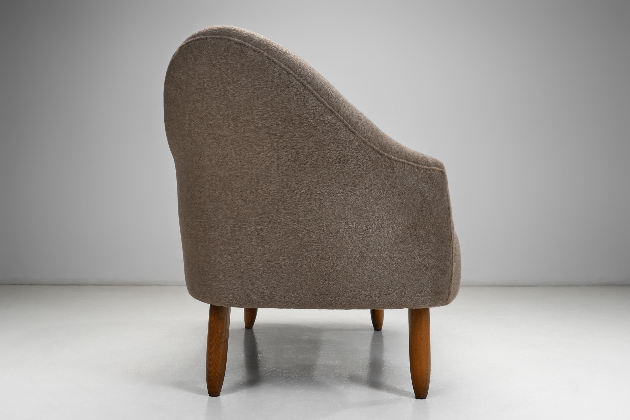 Gepolsterte Chaise Longue mit Eichenbeinen, Dänemark ca 1940s im Angebot 2