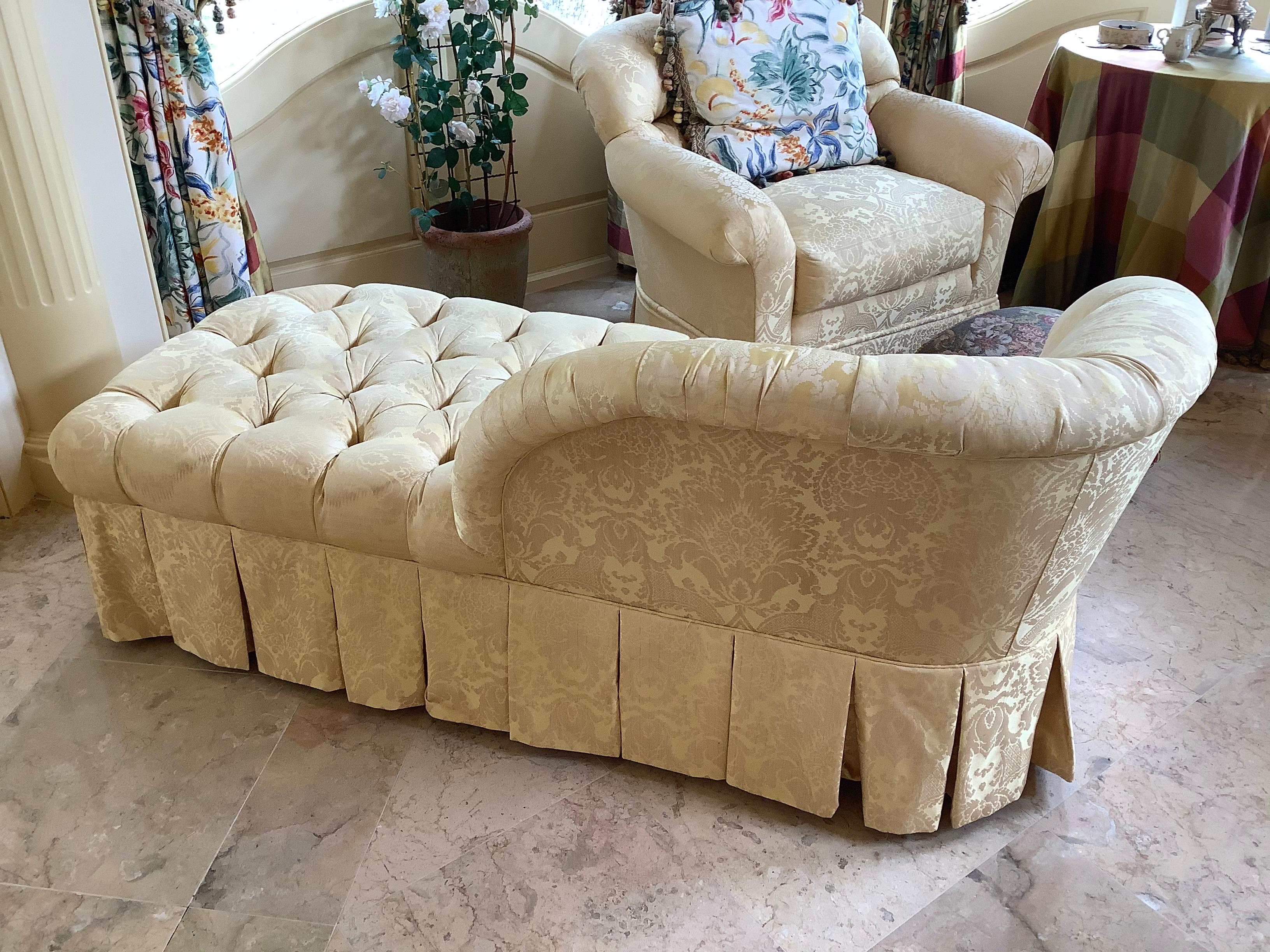 Upholstered chaise lounge or Recamier in a yellow Damask fabric, 20th century.