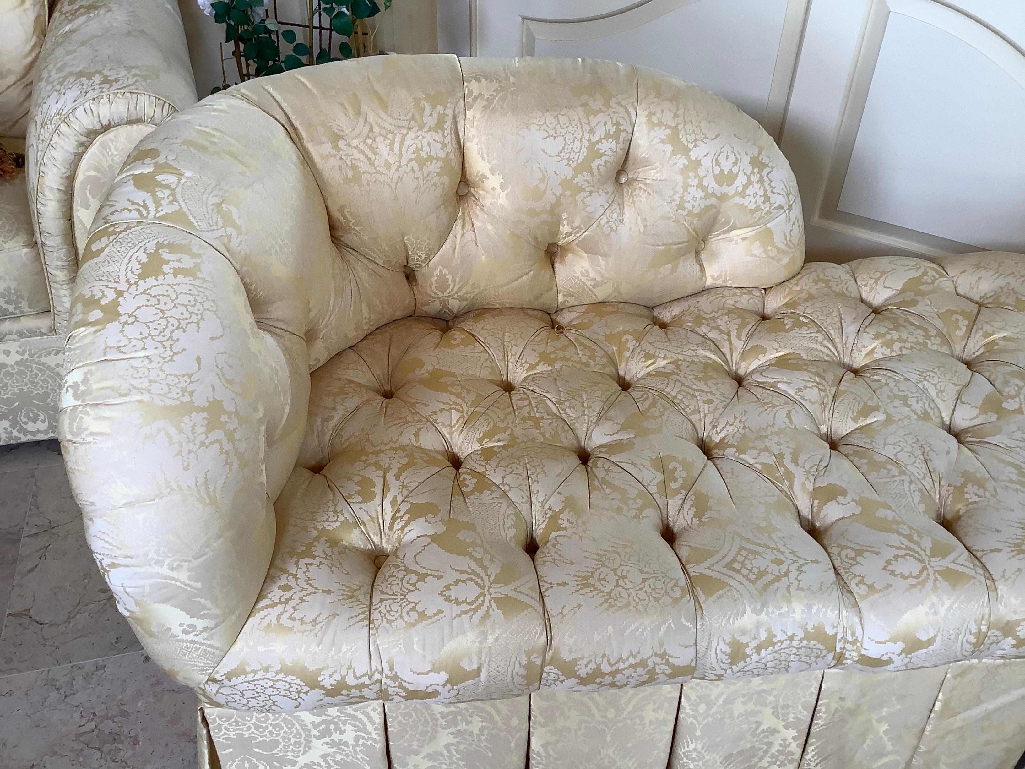 American Upholstered Chaise Lounge or Recamier in a Yellow Damask Fabric, 20th Century