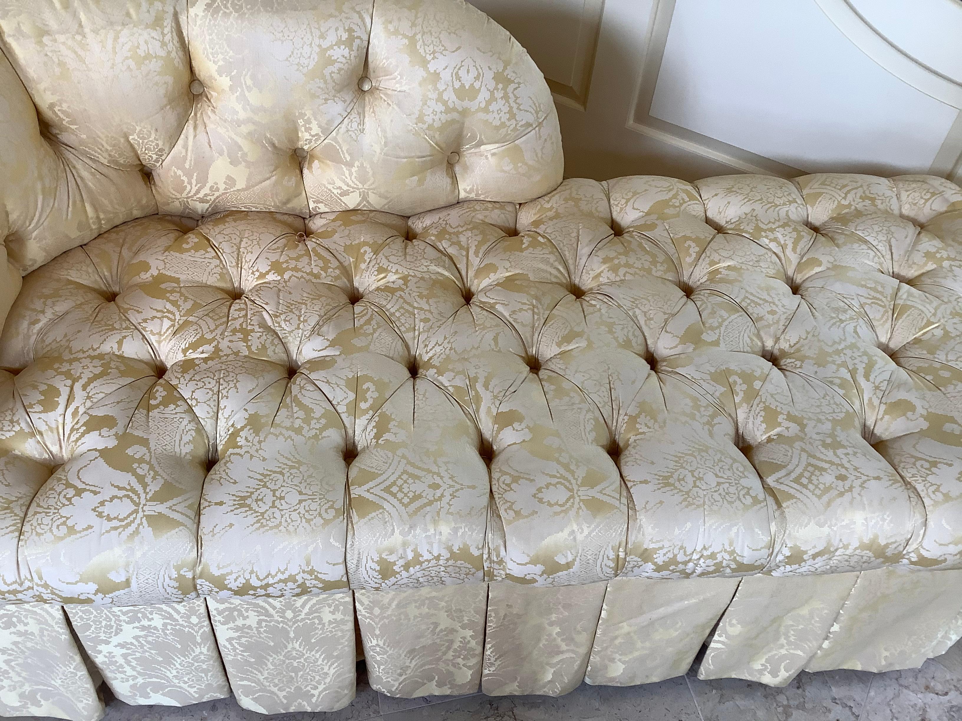Upholstered Chaise Lounge or Recamier in a Yellow Damask Fabric, 20th Century In Good Condition In Savannah, GA