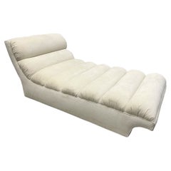 Daybed imbottito con motivo a canali di Preview