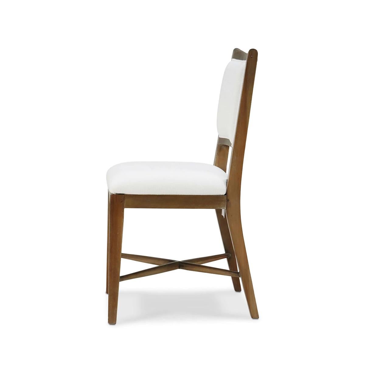 Indonesiano Sedie da pranzo classiche imbottite (set di 2) in vendita