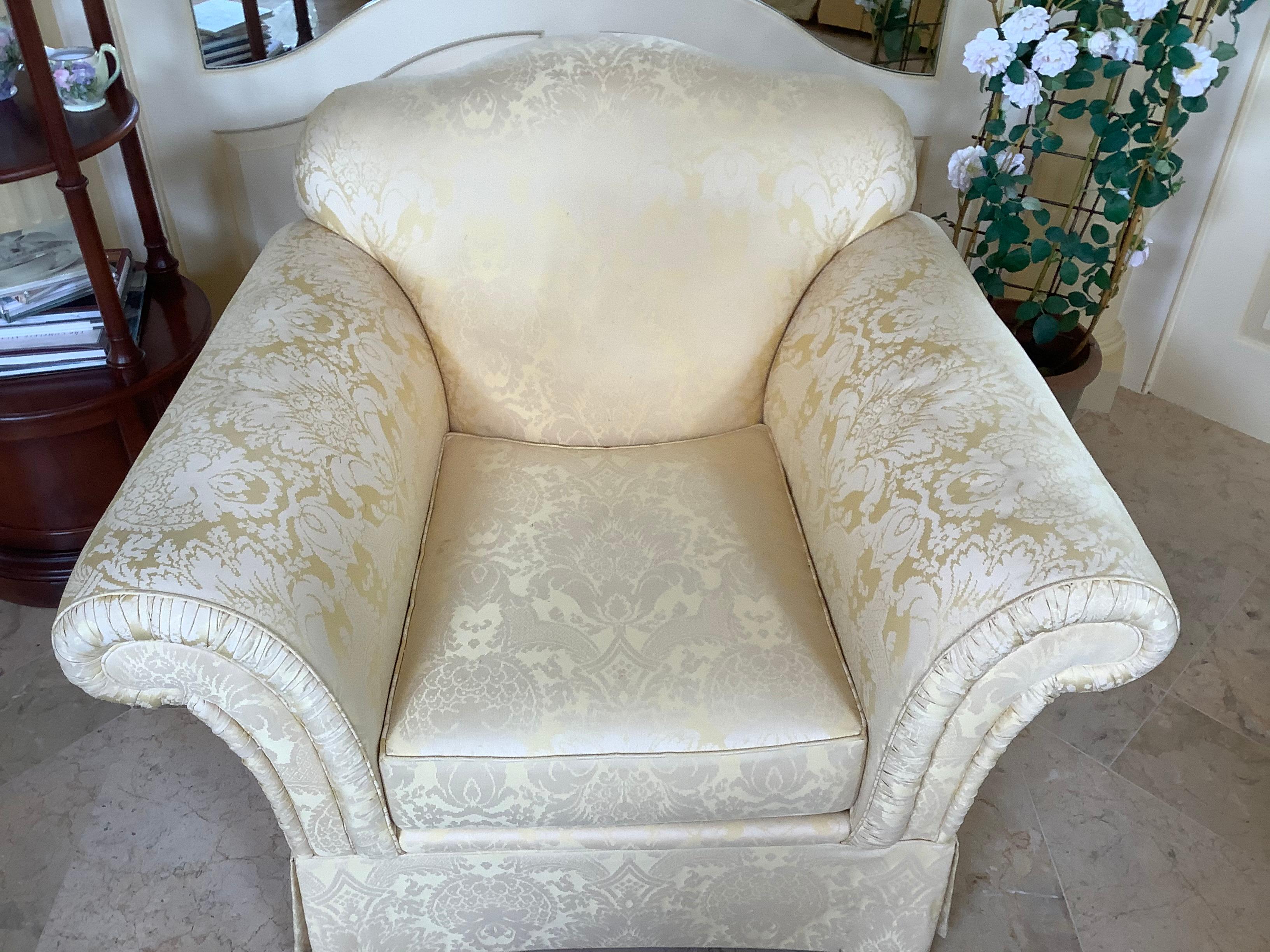 Upholstered Club Chair in a Yellow Damask Fabric, 20th Century In Good Condition In Savannah, GA