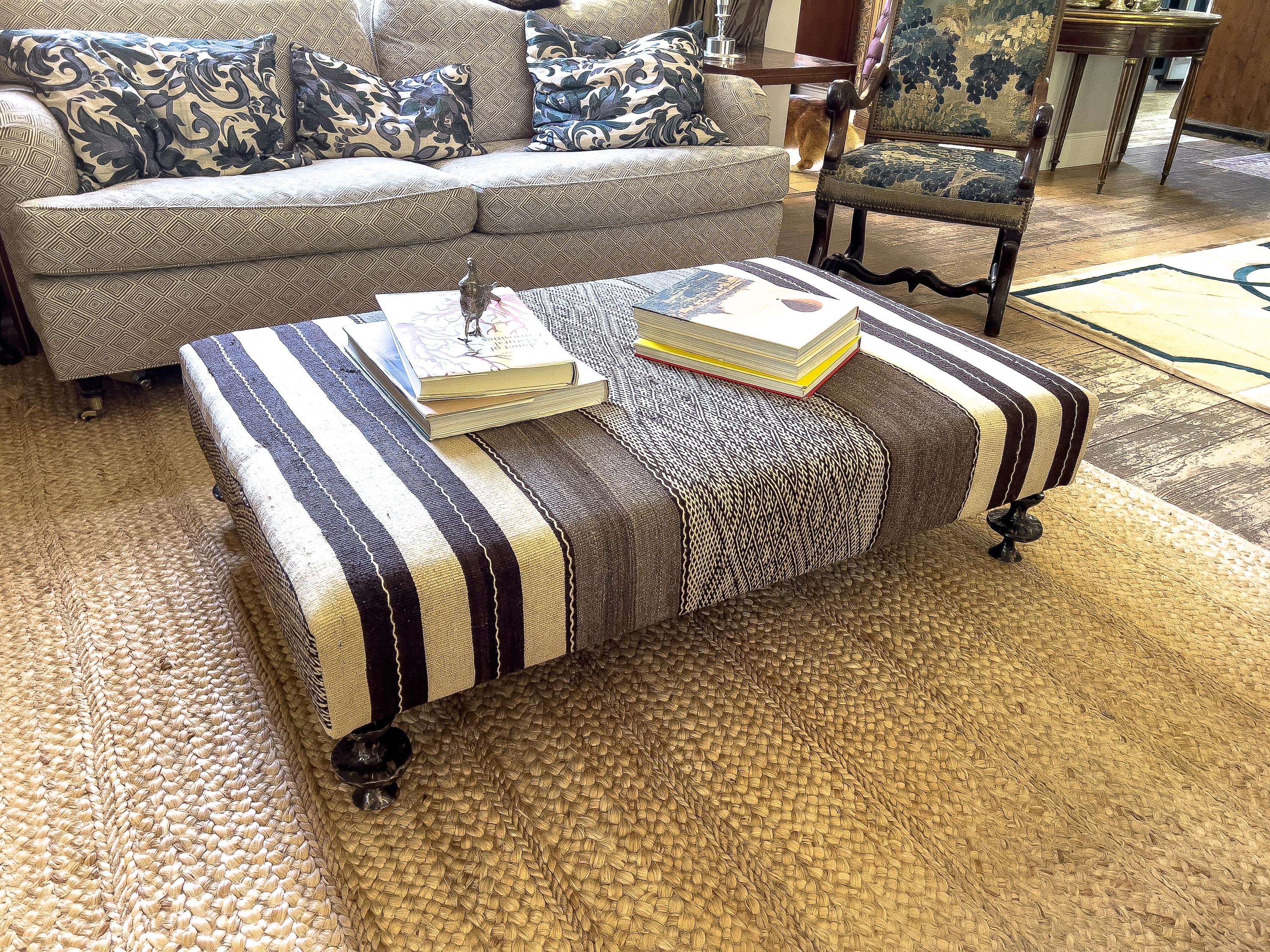 Américain Table basse tapissée Ottoman en vente