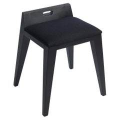 Tabouret contemporain en frêne massif NOIR tapissé, om16.2 by mjiila