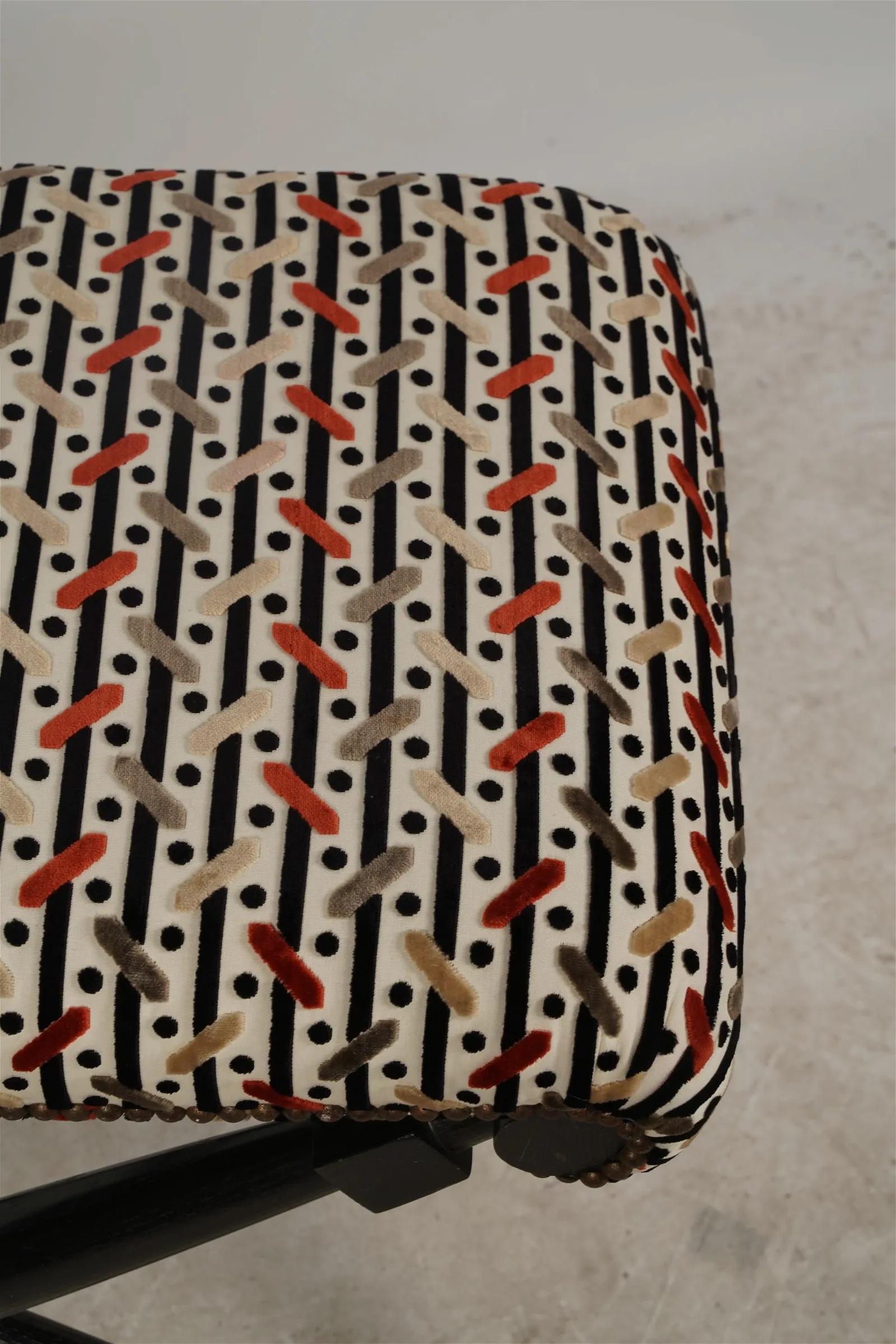 Upholstered Contemporary X-Frame Stool In Excellent Condition For Sale In Dallas, TX