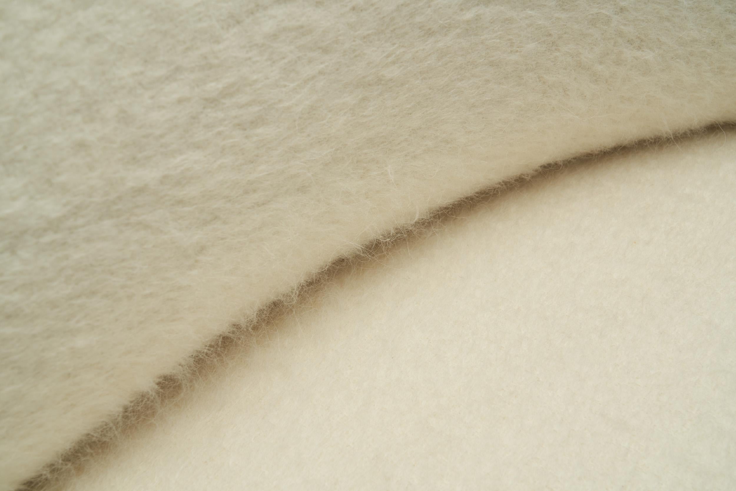 Gepolstertes Daybed mit geschwungener Rückenlehne, Frankreich Ende des 20. im Angebot 3