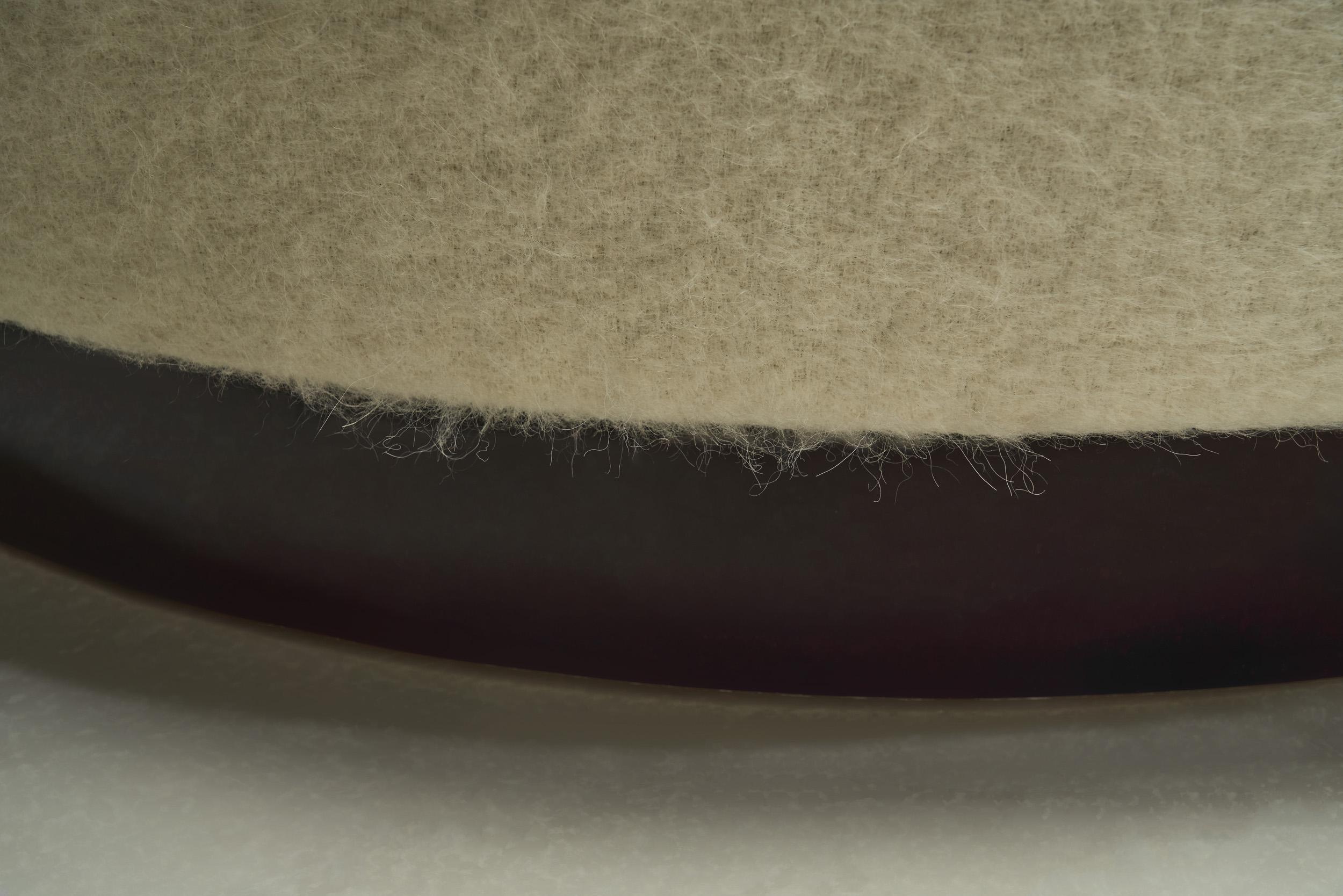 Gepolstertes Daybed mit geschwungener Rückenlehne, Frankreich Ende des 20. im Angebot 9